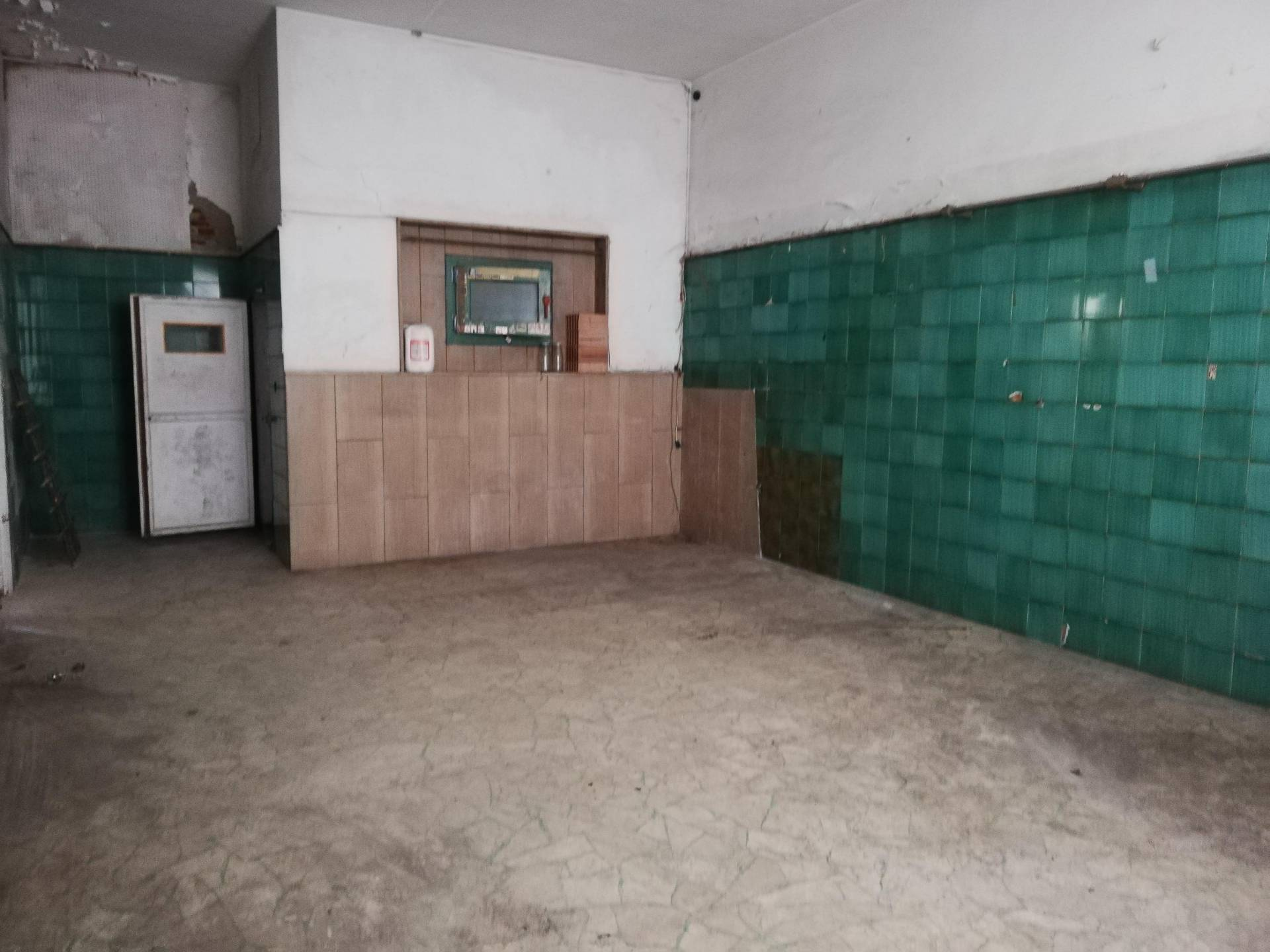 Fondo Commerciale in vendita a Santa Croce sull'Arno