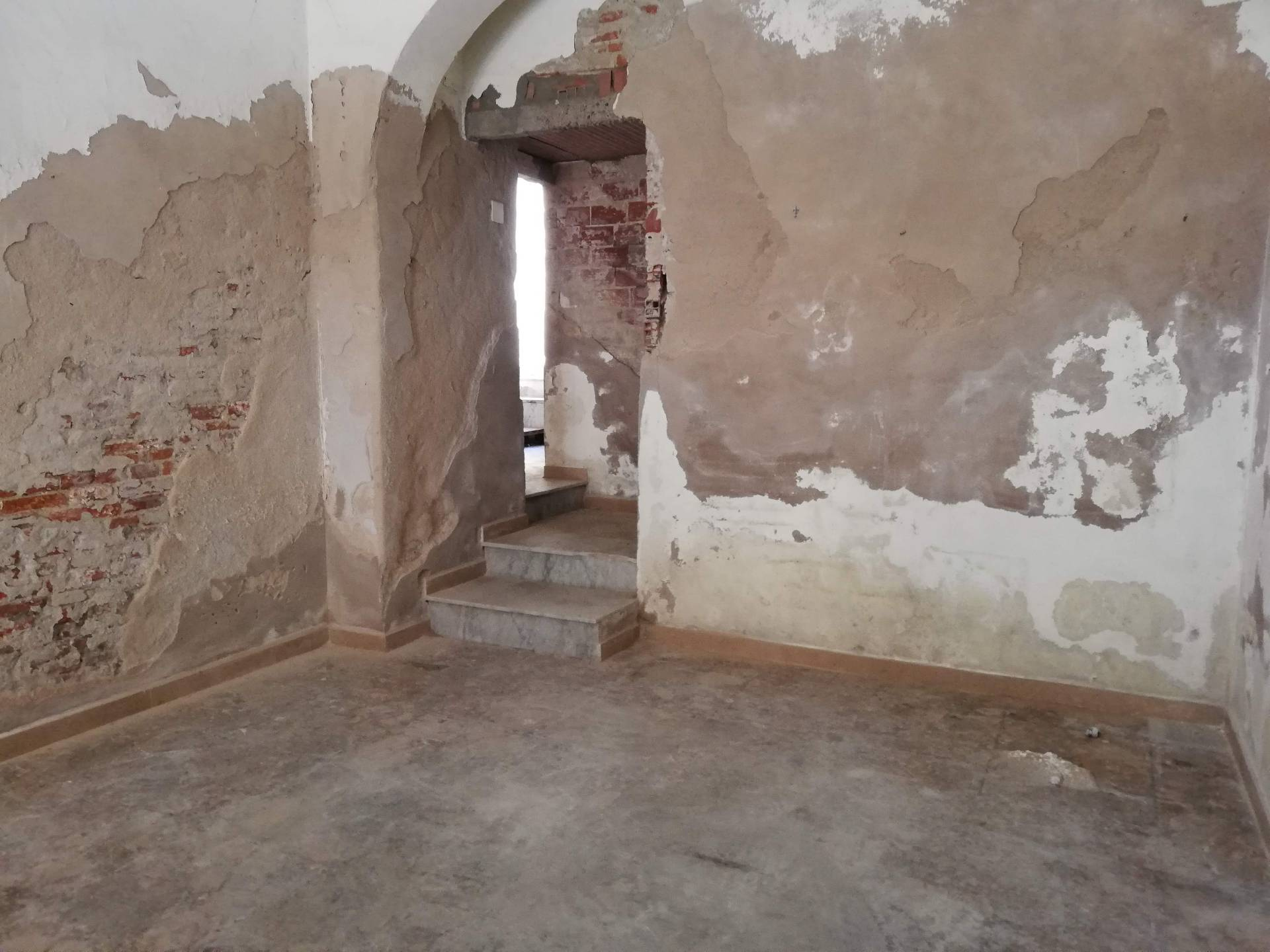 Fondo Commerciale in vendita a Santa Croce sull'Arno