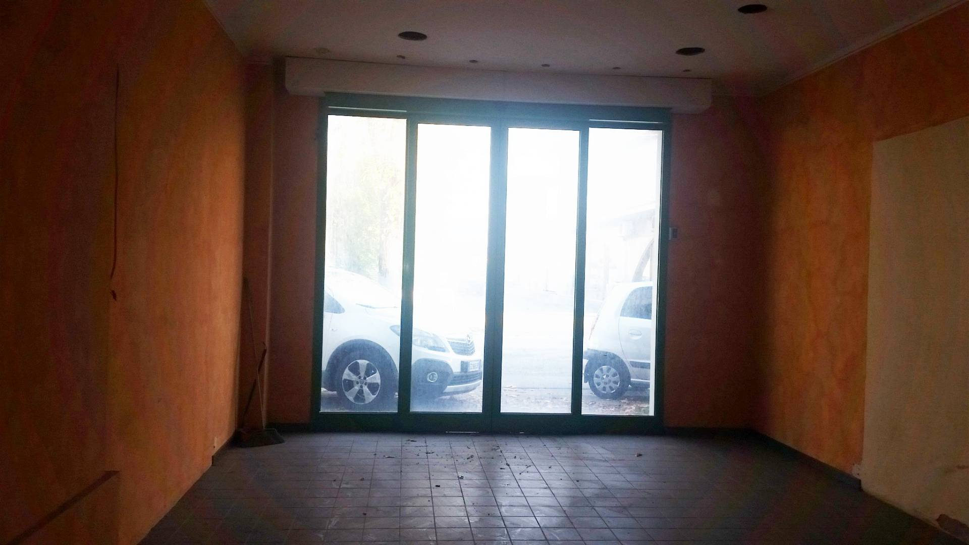 Fondo Commerciale in vendita a Ponsacco, Ponsacco