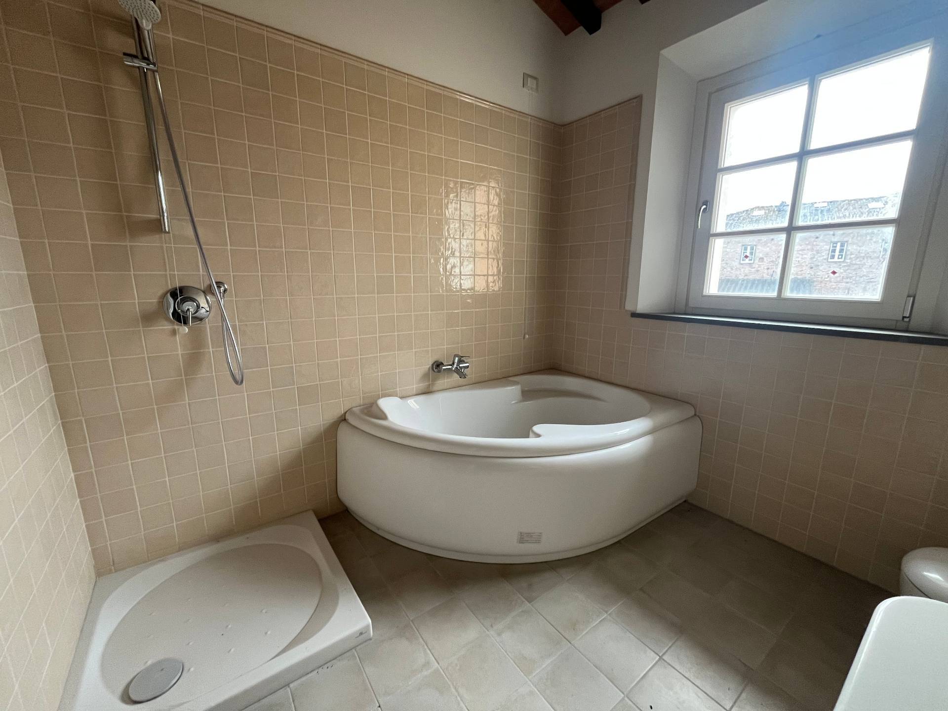 Villa in vendita a Calcinaia, Montecchio