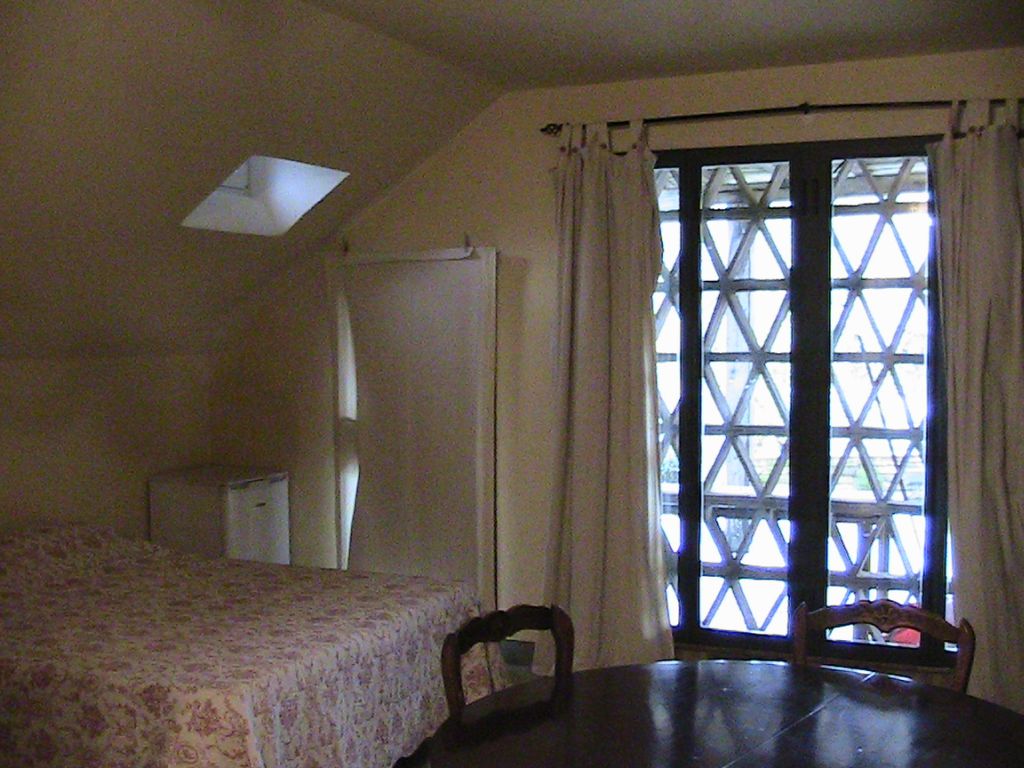 Casa indipendente in affitto a Pontedera, Montecastello