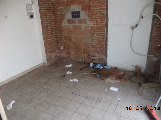 Fondo Commerciale in affitto a Pontedera, Centro