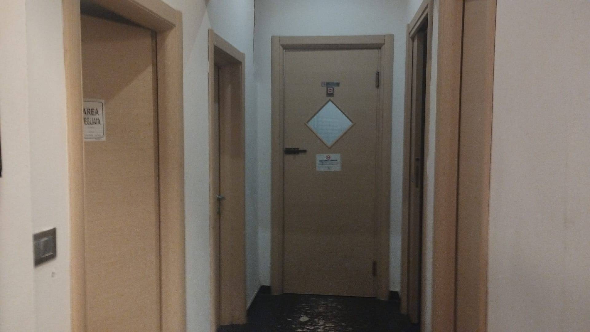 Fondo Commerciale in affitto a Pontedera, Centro