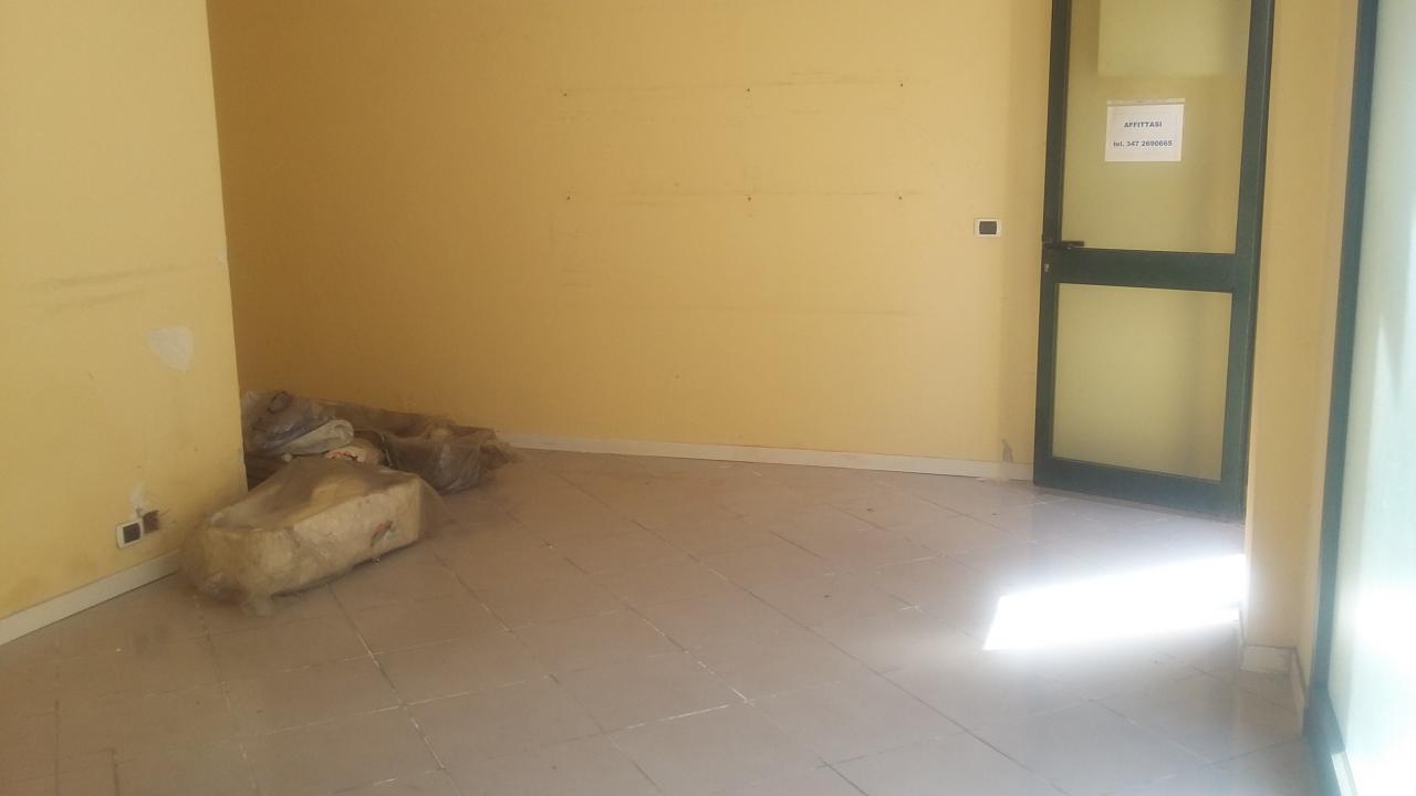 Fondo Commerciale in affitto a Pontedera