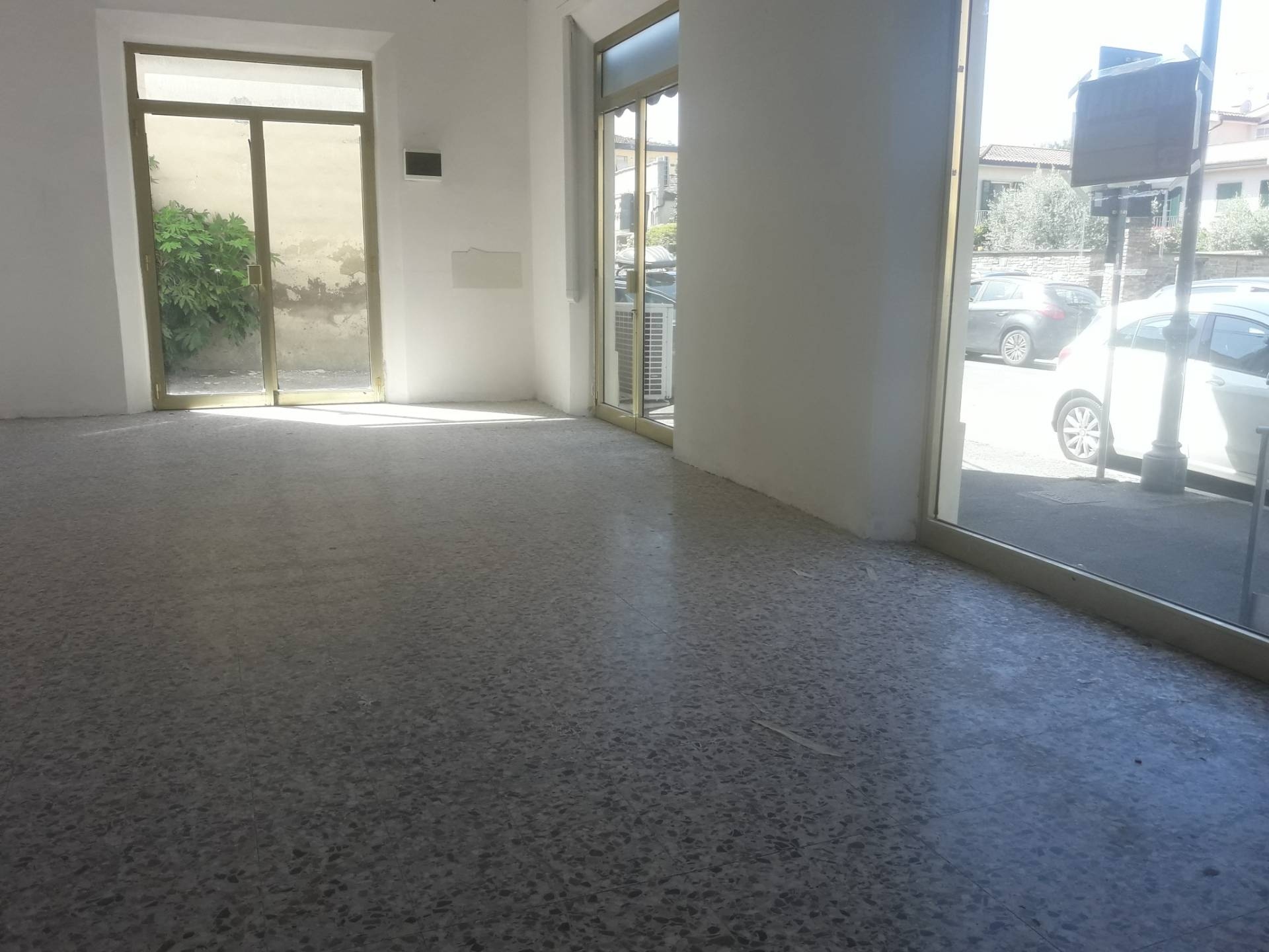 Fondo Commerciale in affitto a Ponsacco, Ponsacco