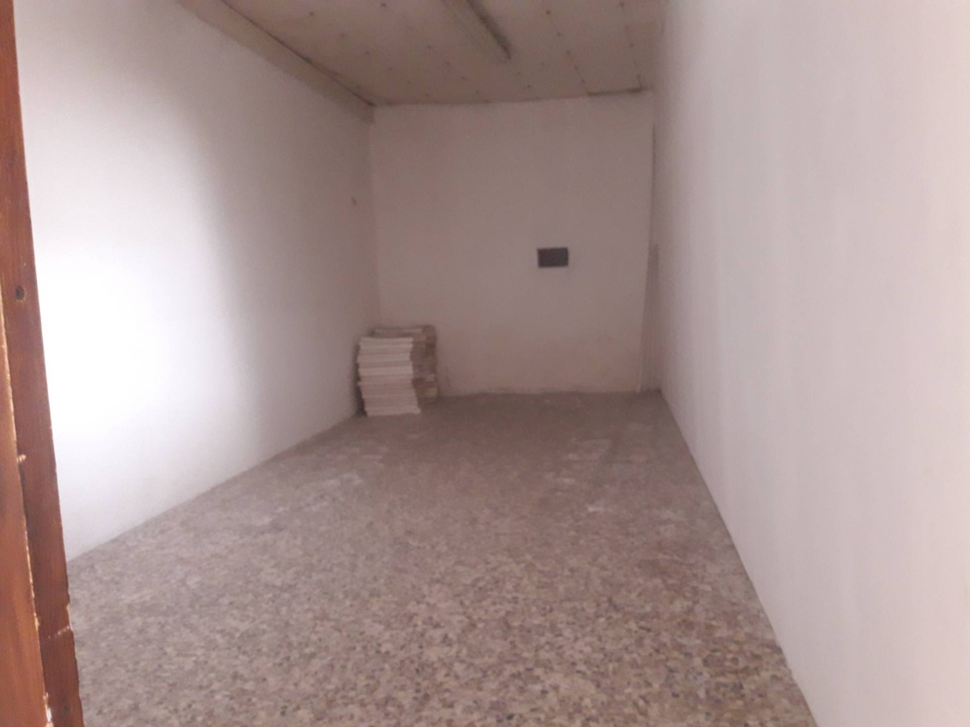 Fondo Commerciale in affitto a Ponsacco, Ponsacco