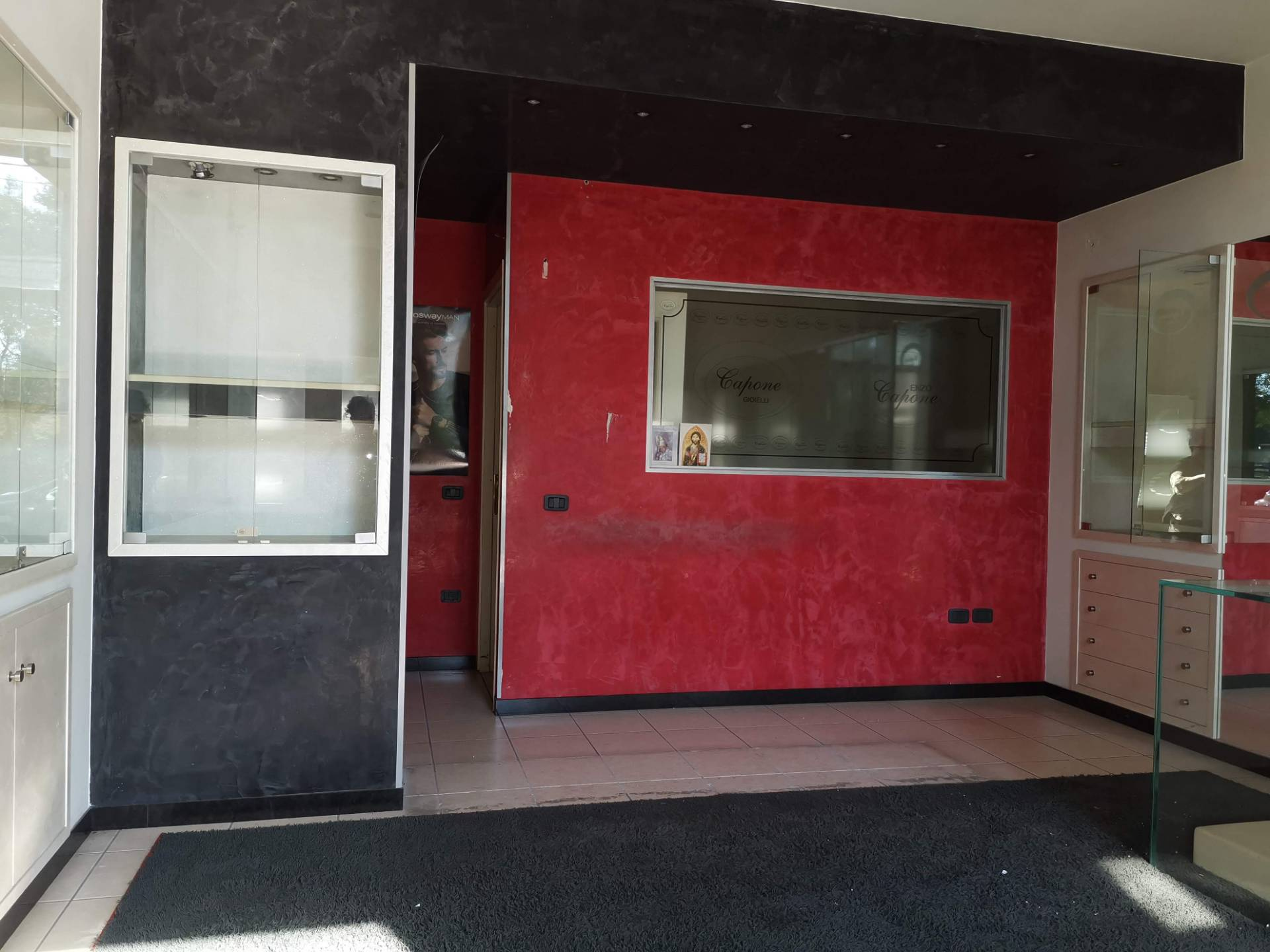 Fondo Commerciale in affitto a Calcinaia, Fornacette