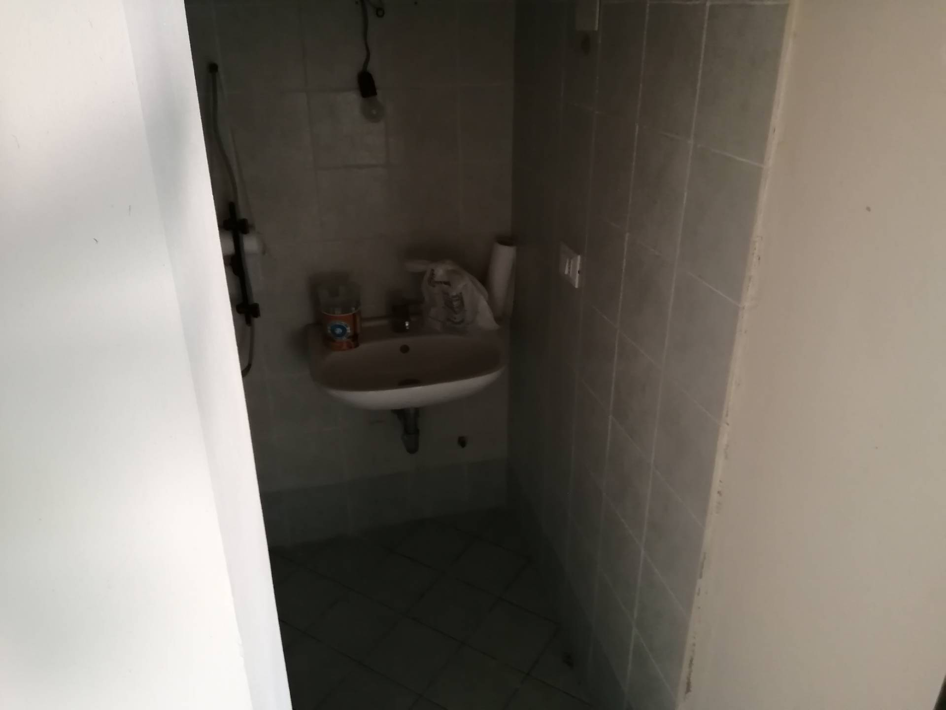 Fondo Commerciale in affitto a Ponsacco, Ponsacco