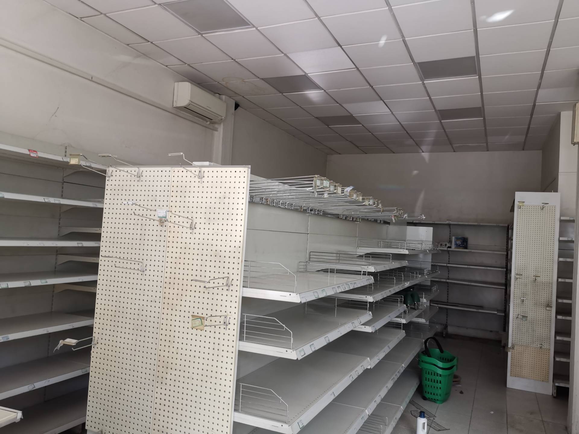 Fondo Commerciale in affitto a Calcinaia, Fornacette