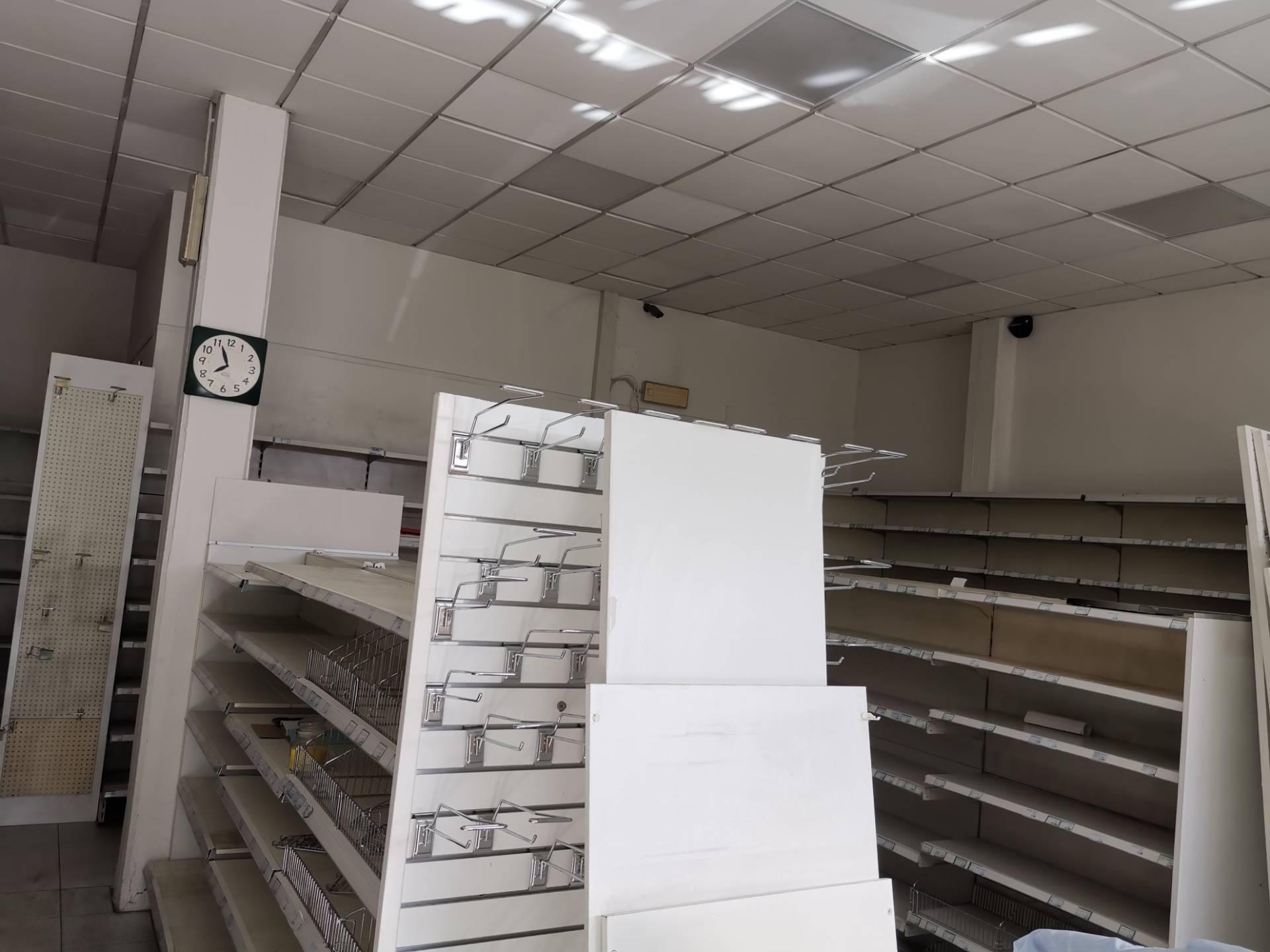 Fondo Commerciale in affitto a Calcinaia, Fornacette