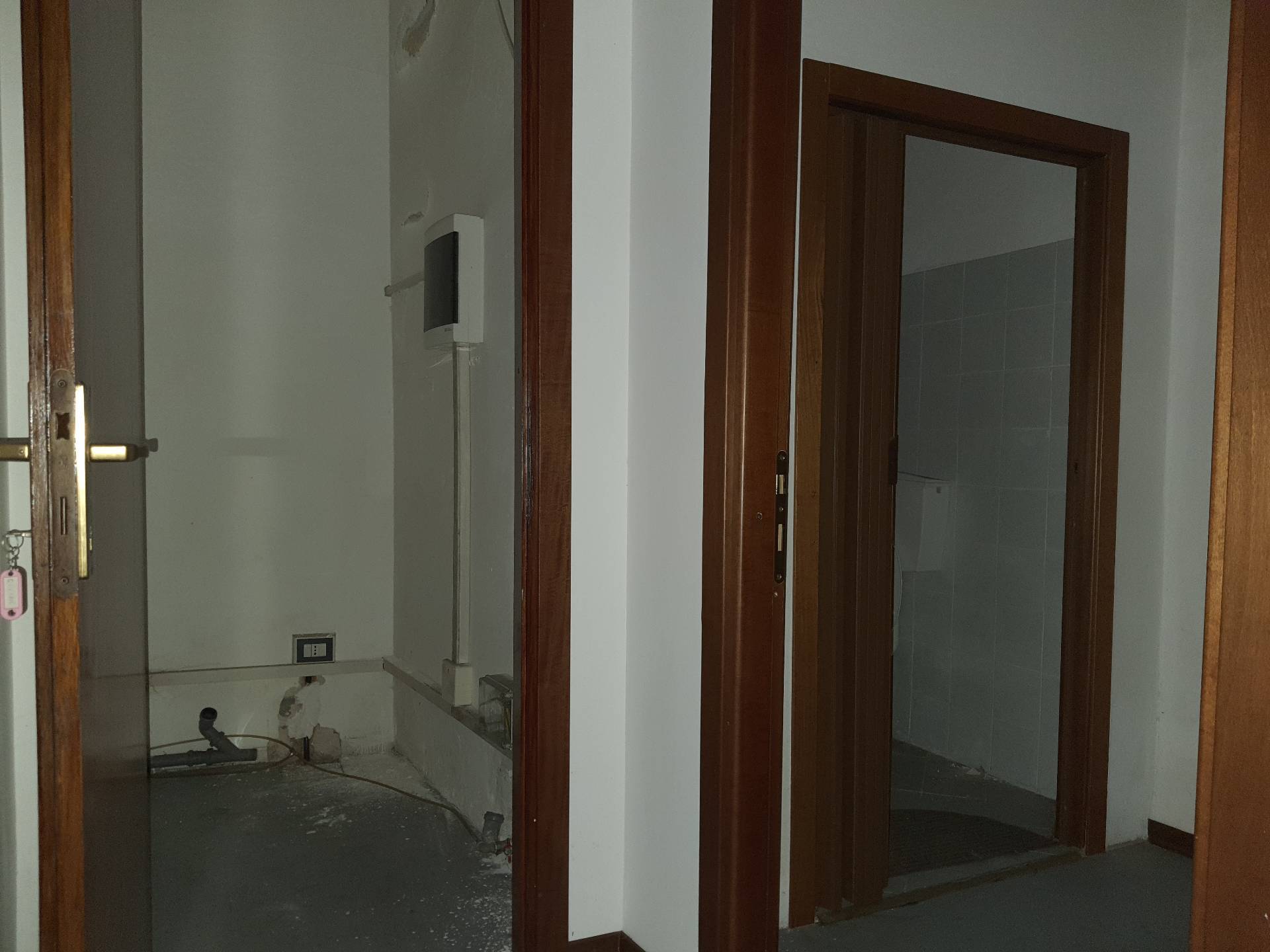 Fondo Commerciale in affitto a Santa Croce sull'Arno