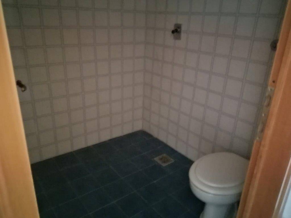 Fondo Commerciale in vendita a Ponsacco, Ponsacco