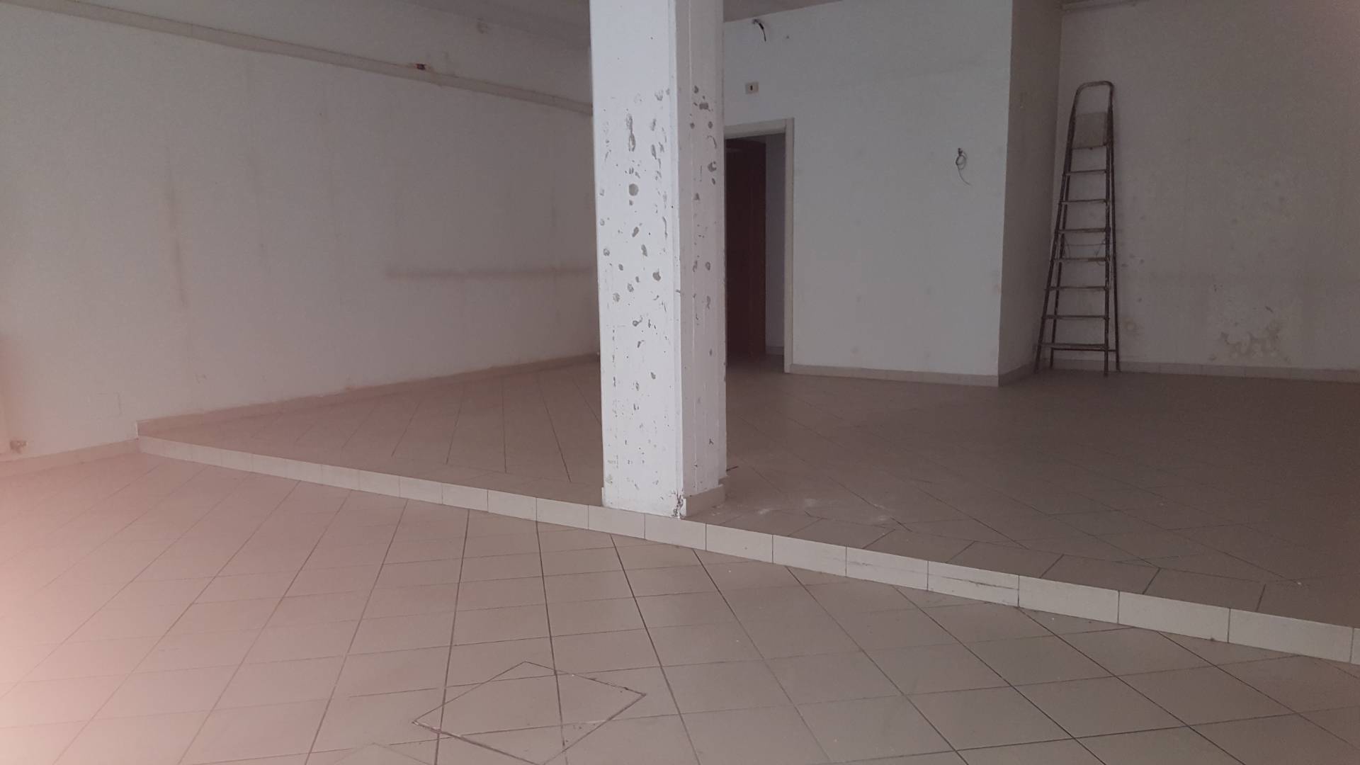 Fondo Commerciale in vendita a Santa Croce sull'Arno