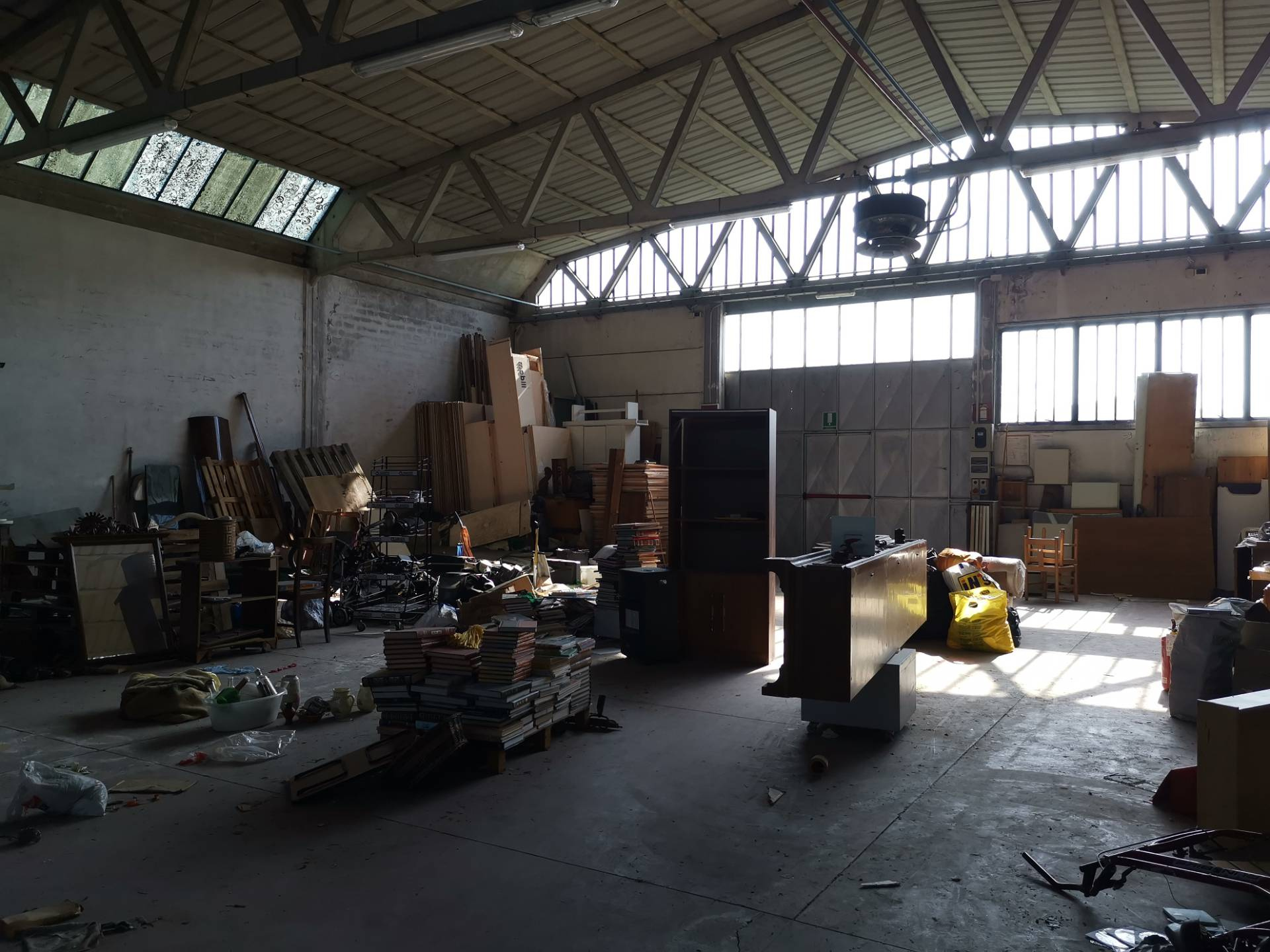 Magazzino in affitto a Calcinaia, Calcinaia