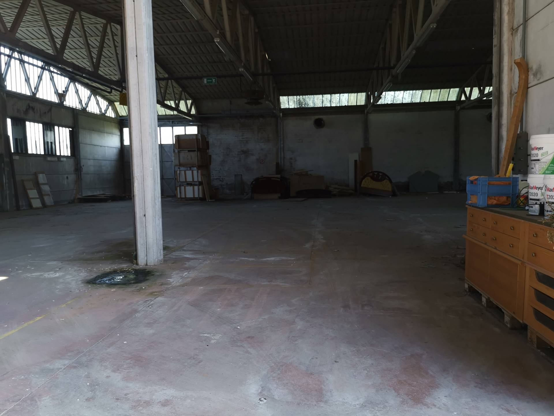 Magazzino in affitto a Calcinaia, Calcinaia