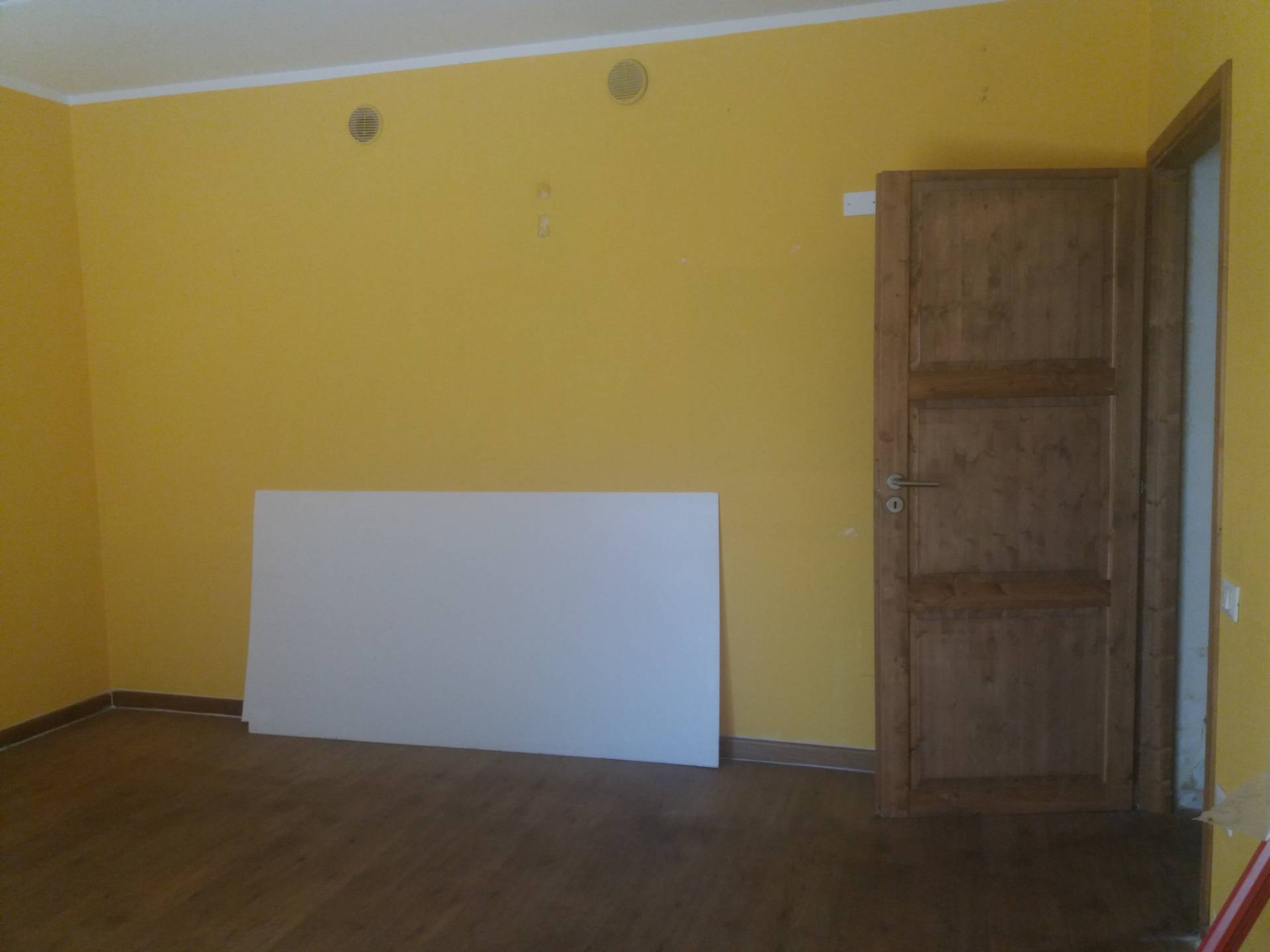 Fondo Commerciale in affitto a Pontedera, La Rotta