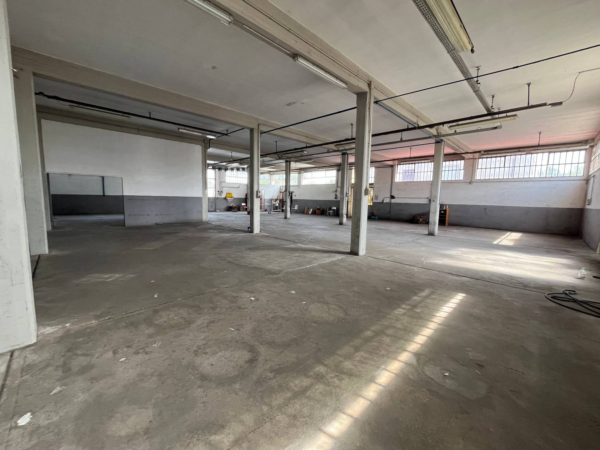 Fondo Commerciale in affitto a Vicopisano, San Giovanni alla Vena