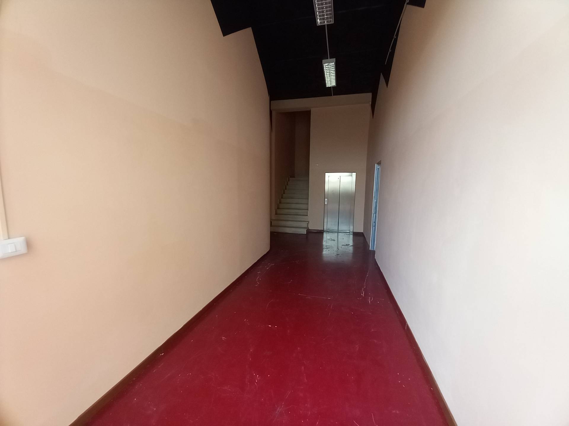 Fondo Commerciale in affitto a Ponsacco, Ponsacco