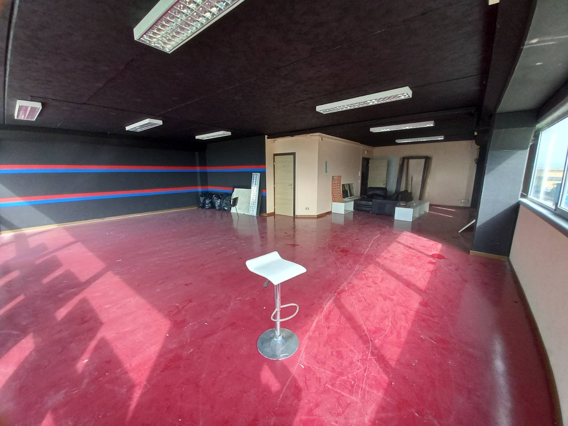 Fondo Commerciale in affitto a Ponsacco, Ponsacco