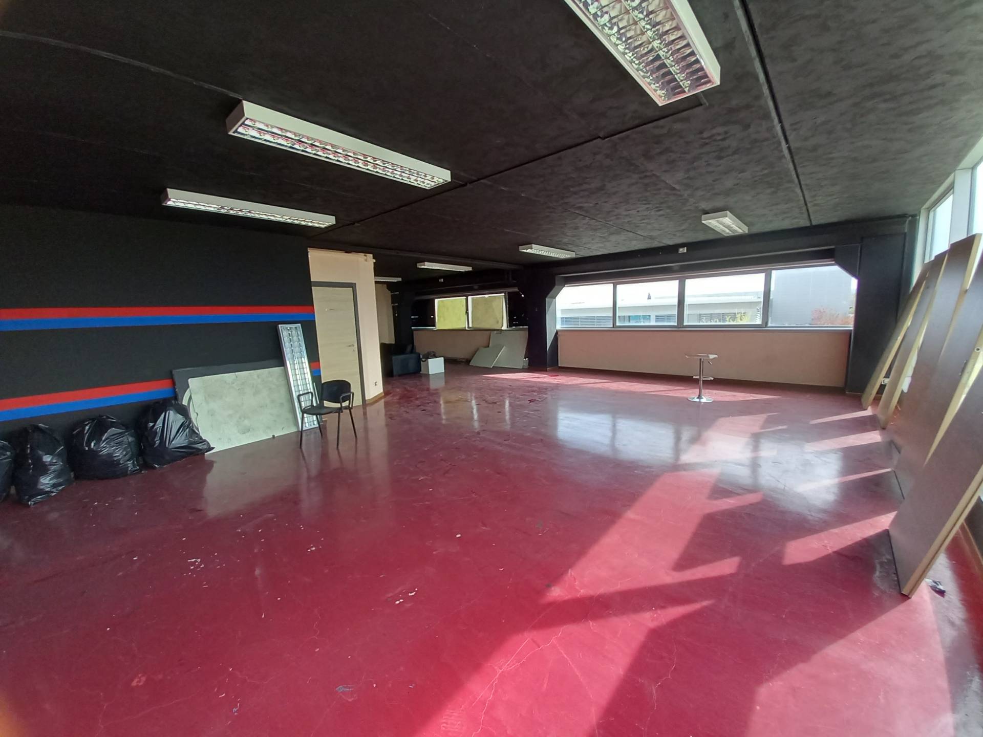 Fondo Commerciale in affitto a Ponsacco, Ponsacco