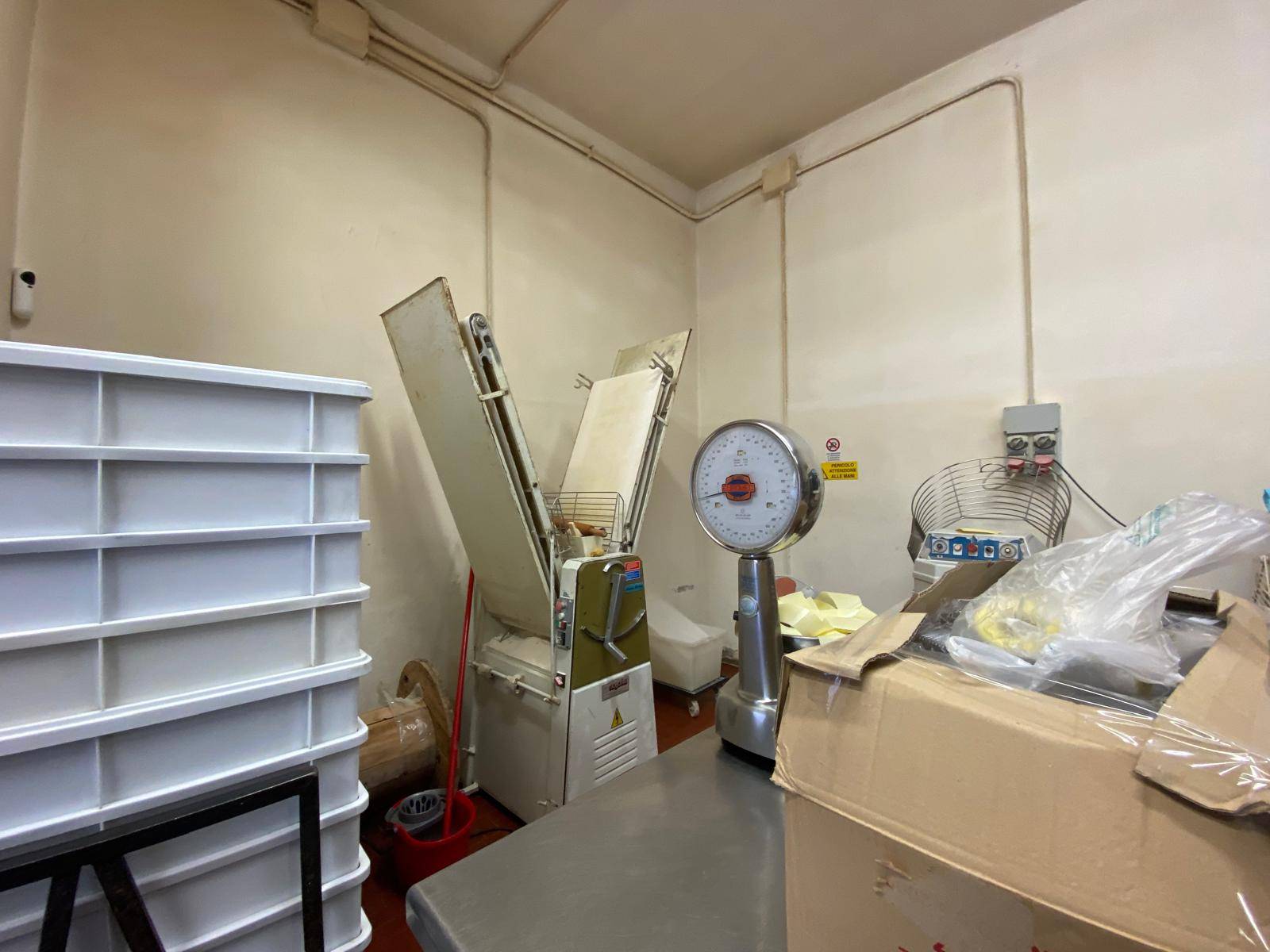 Attivit/licenza in vendita a Pontedera, Centro