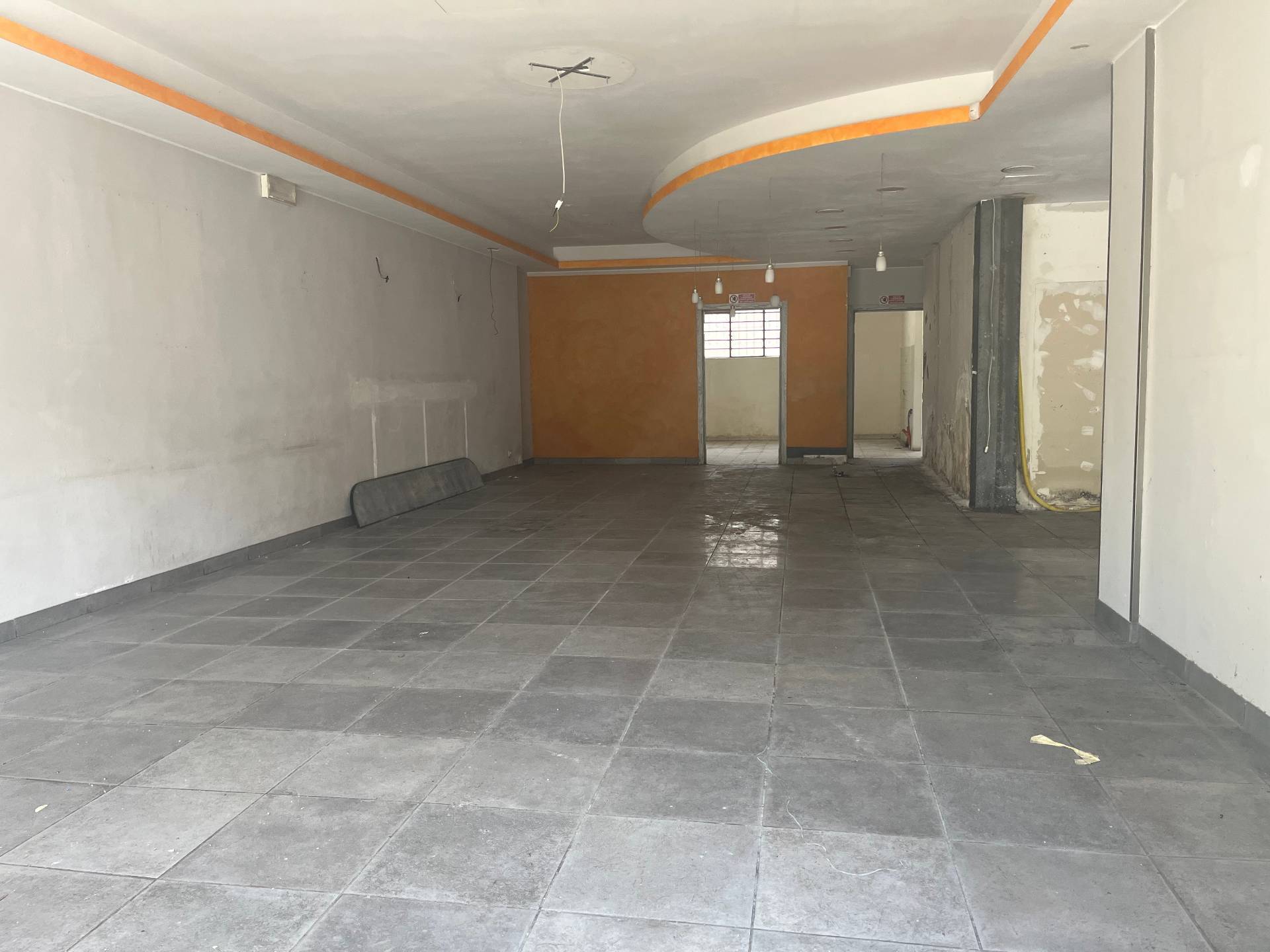 Fondo Commerciale in affitto a Vicopisano, San Giovanni alla Vena