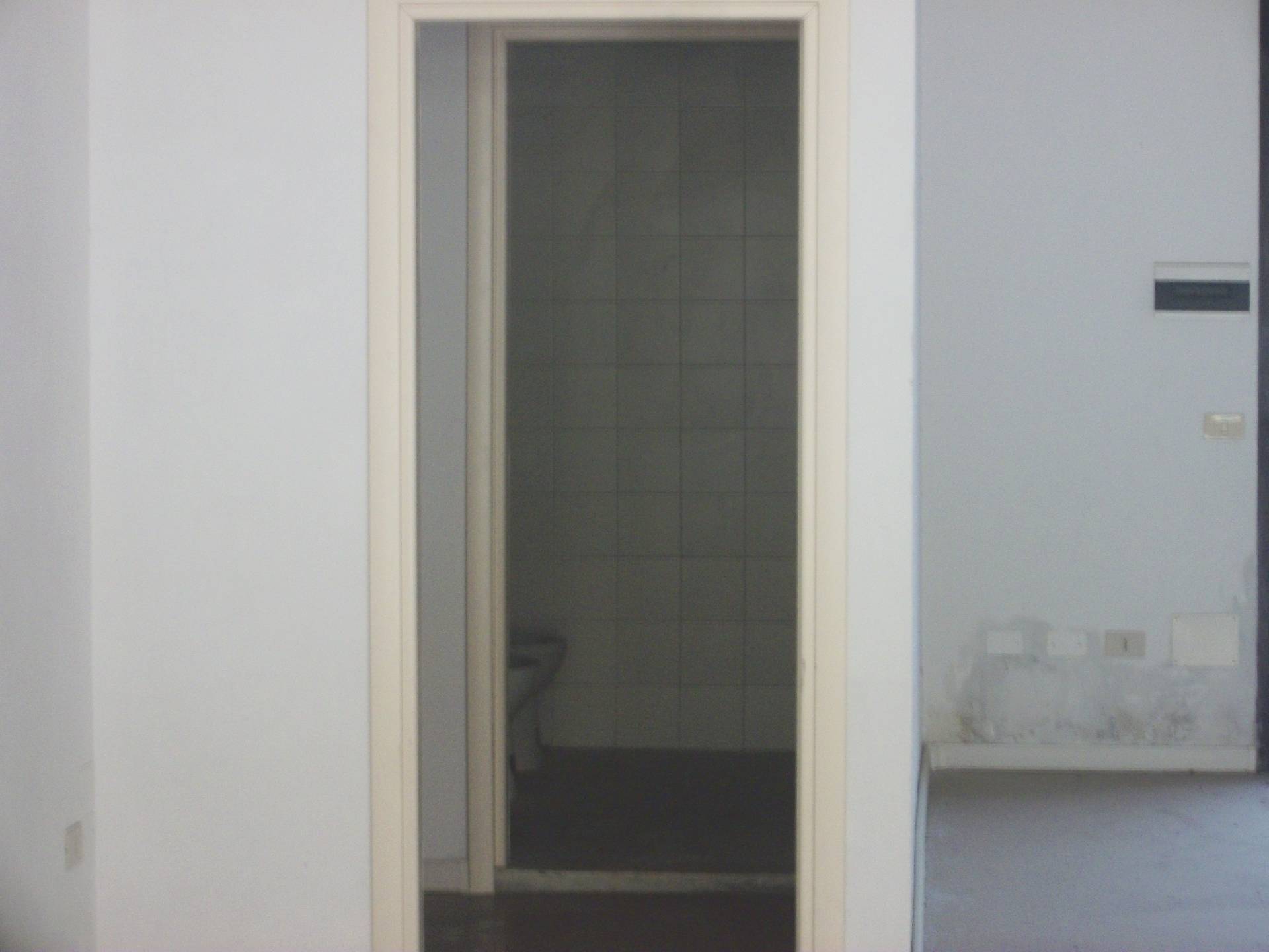 Fondo Commerciale in vendita a Bientina, Bientina