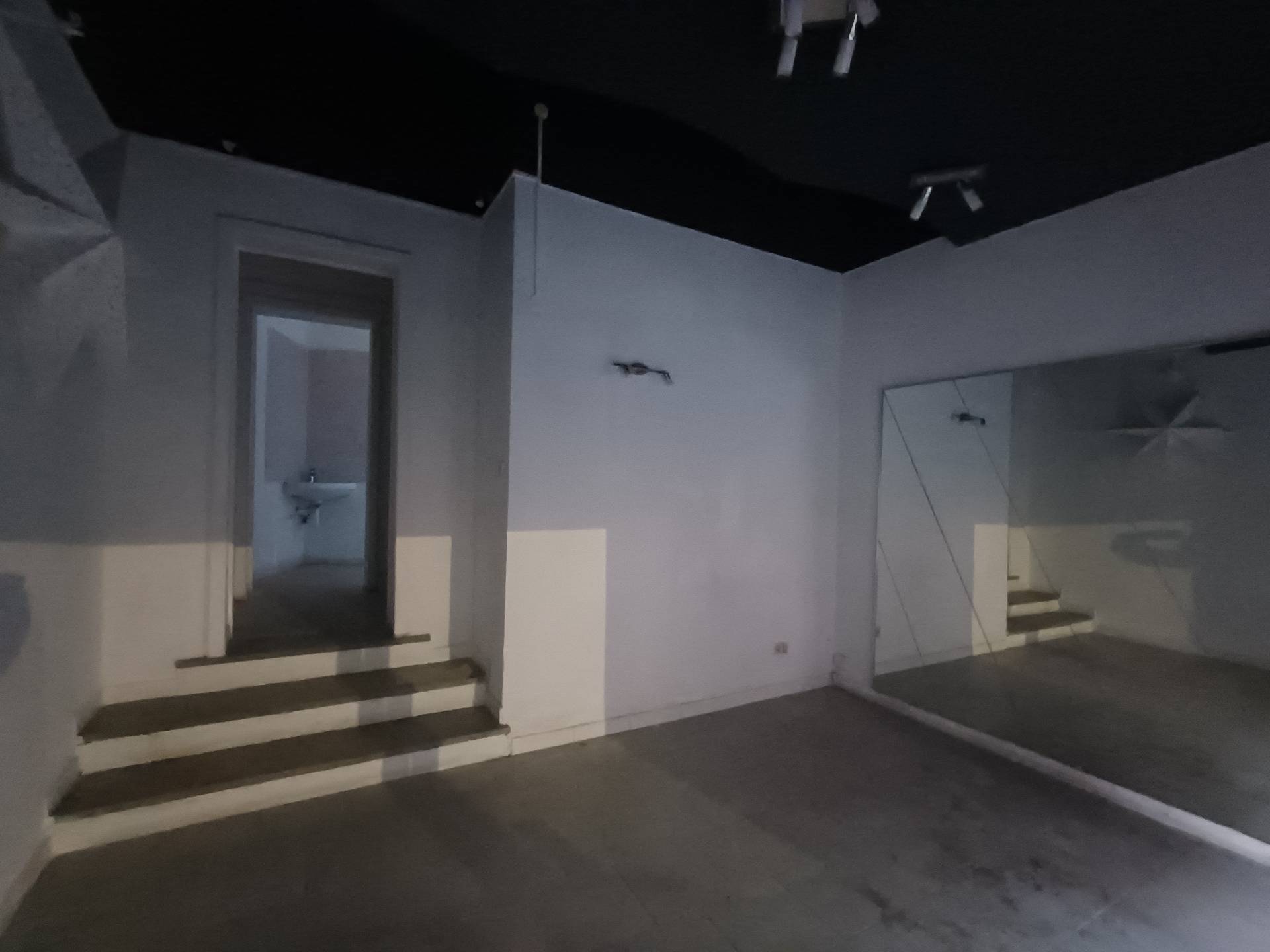 Fondo Commerciale in affitto a Bientina, Bientina