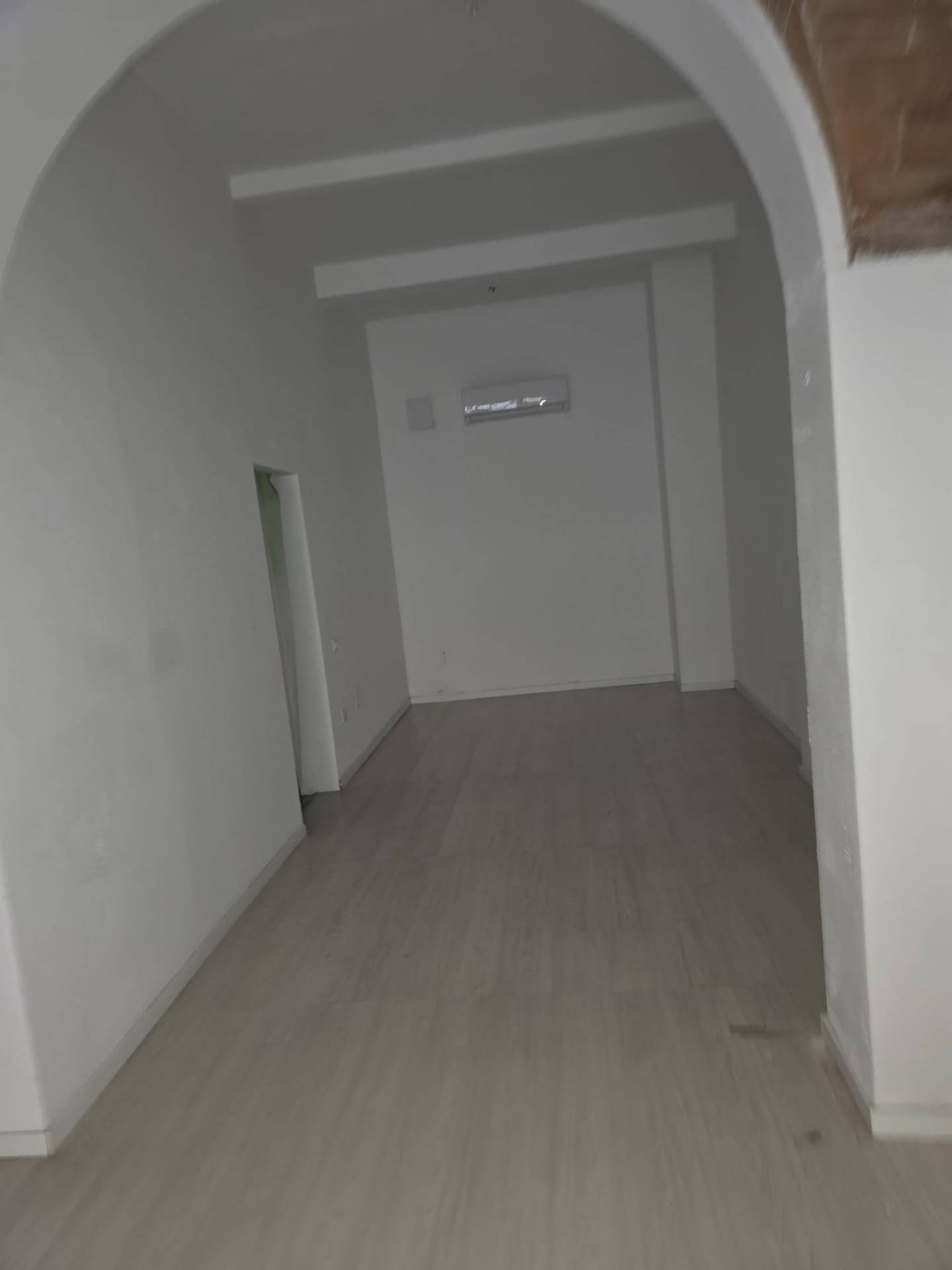 Fondo Commerciale in affitto a Pontedera, Centro