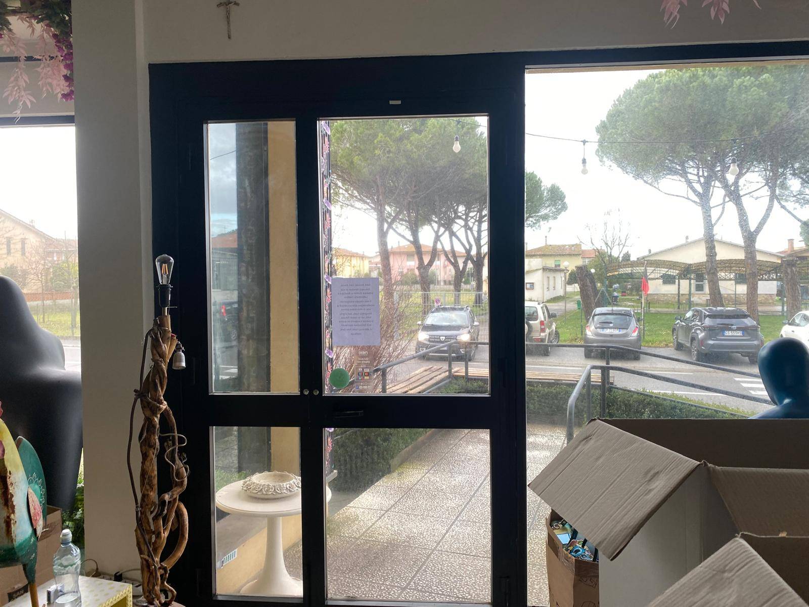 Fondo Commerciale in affitto a Ponsacco, I Poggini