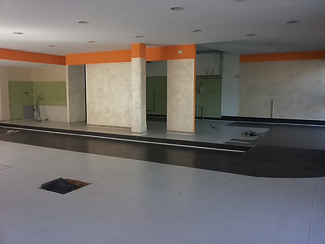 Fondo Commerciale in affitto a Ponsacco, I Poggini