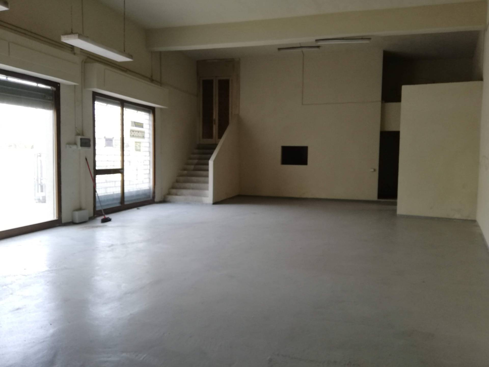 Fondo Commerciale in affitto a Santa Croce sull'Arno