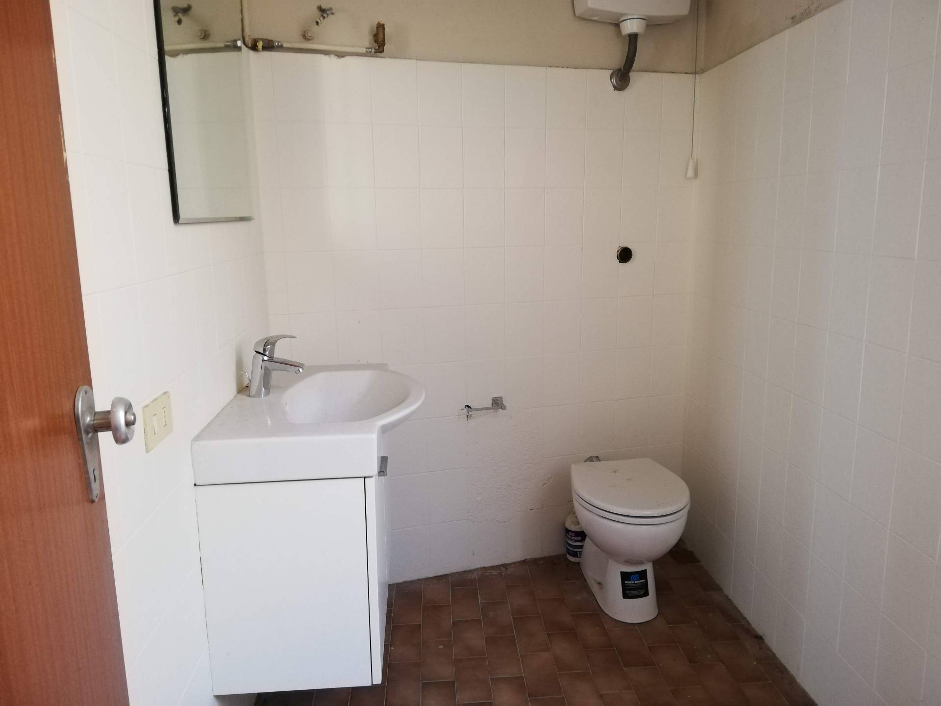 Fondo Commerciale in affitto a Santa Croce sull'Arno