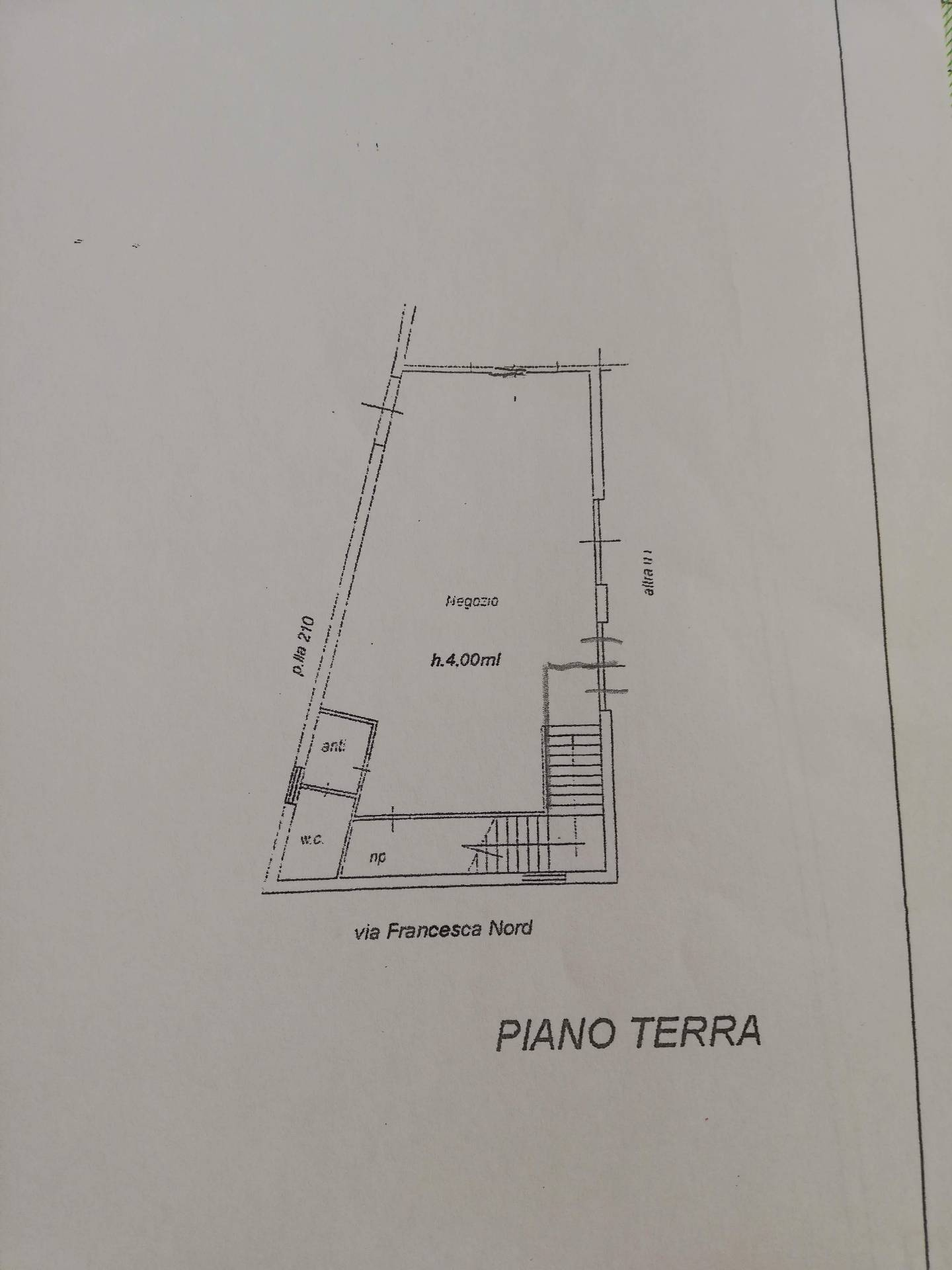 Fondo Commerciale in affitto a Santa Croce sull'Arno