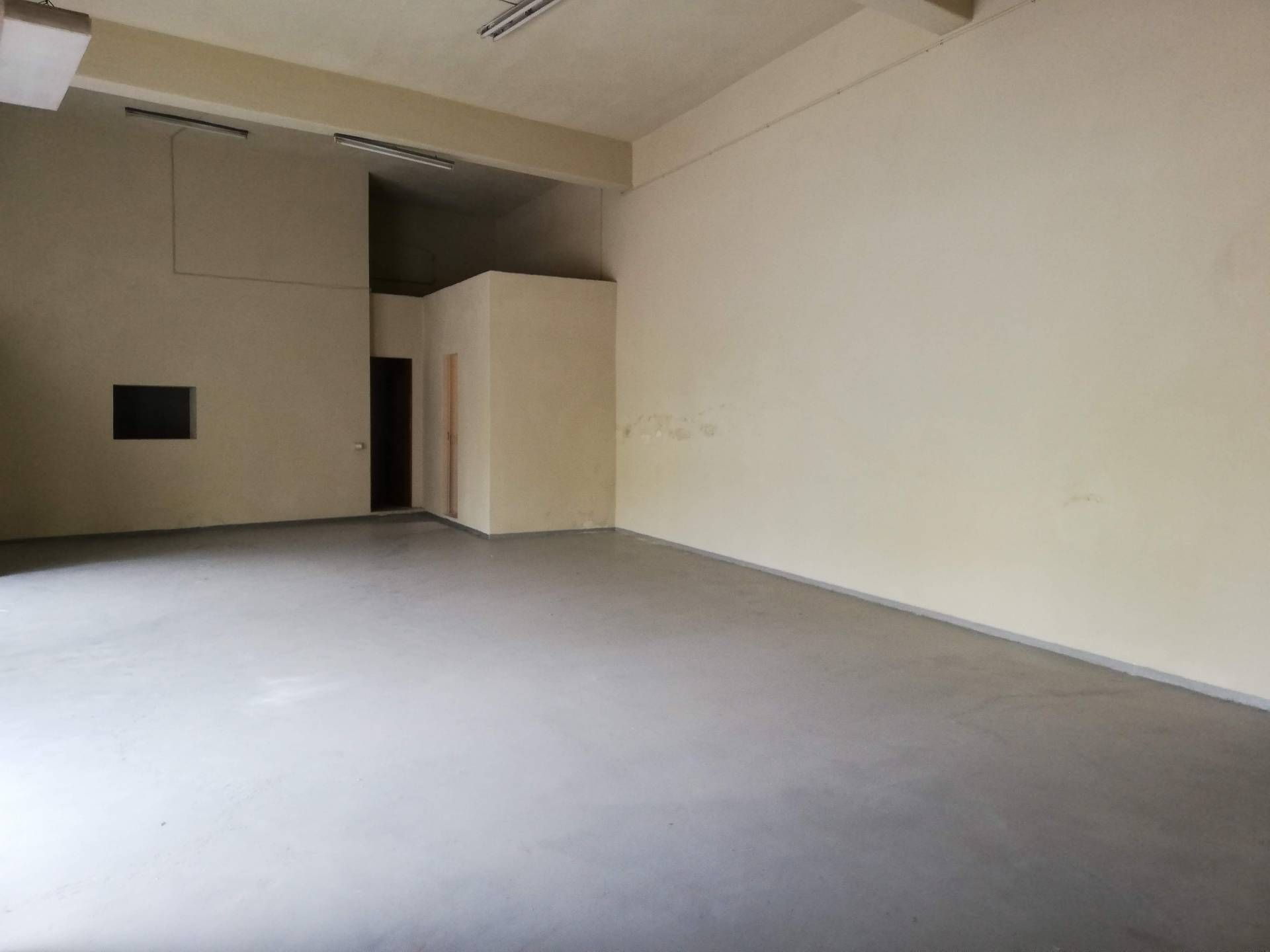 Fondo Commerciale in affitto a Santa Croce sull'Arno