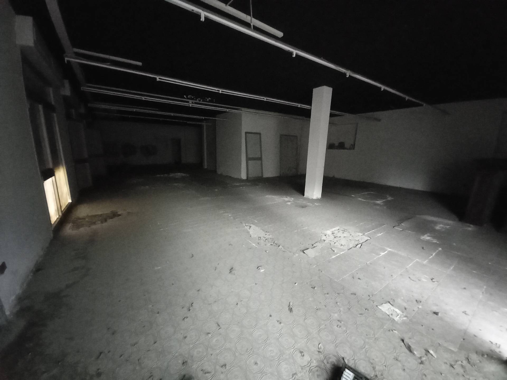 Fondo Commerciale in affitto a Ponsacco, Ponsacco