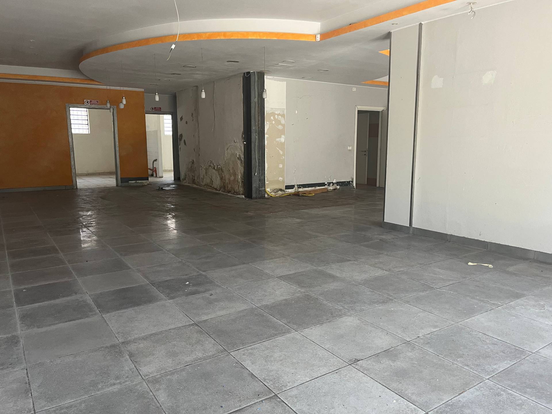 Fondo Commerciale in vendita a Vicopisano, San Giovanni alla Vena