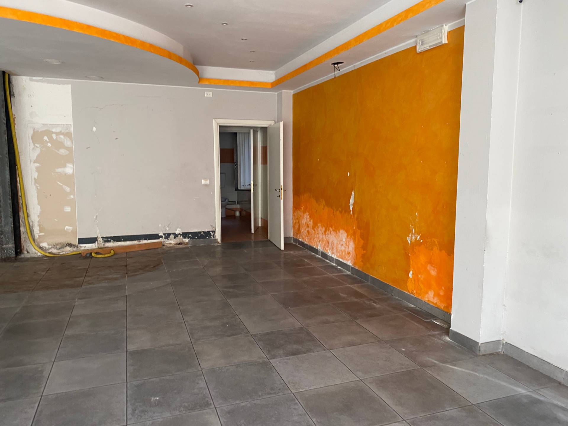 Fondo Commerciale in vendita a Vicopisano, San Giovanni alla Vena