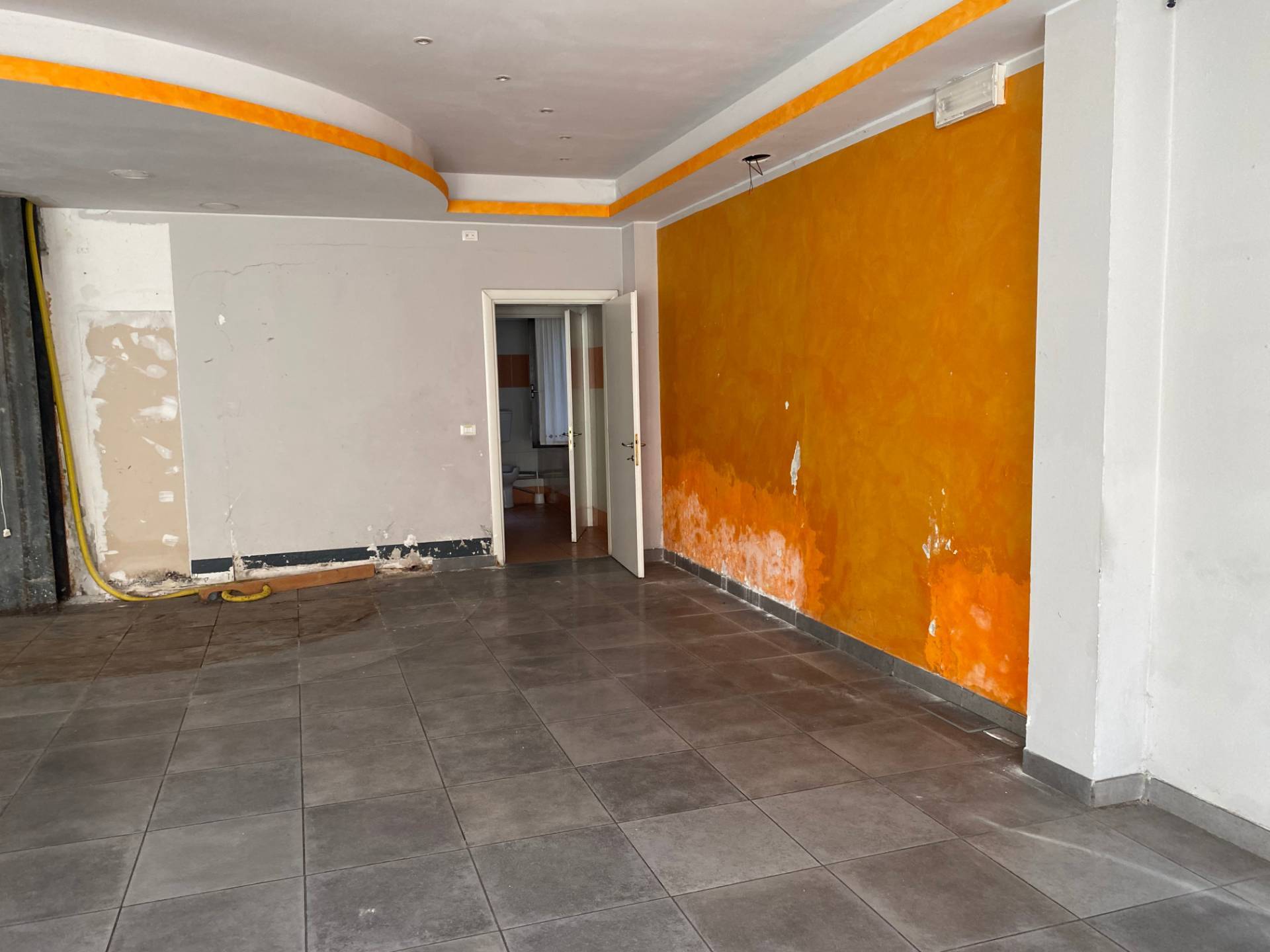 Fondo Commerciale in vendita a Vicopisano, San Giovanni alla Vena