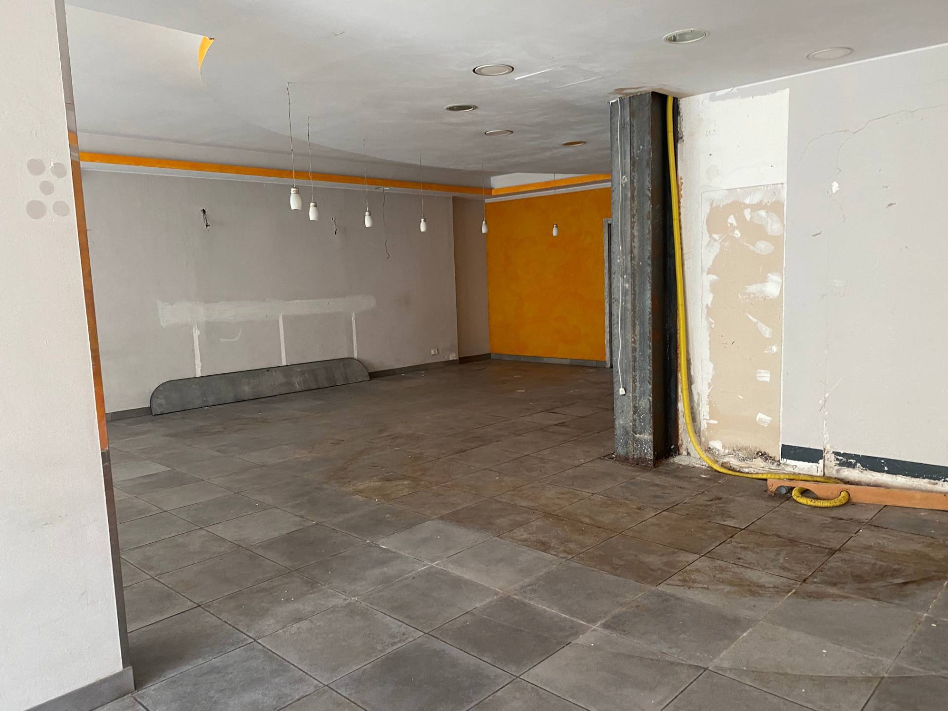 Fondo Commerciale in vendita a Vicopisano, San Giovanni alla Vena