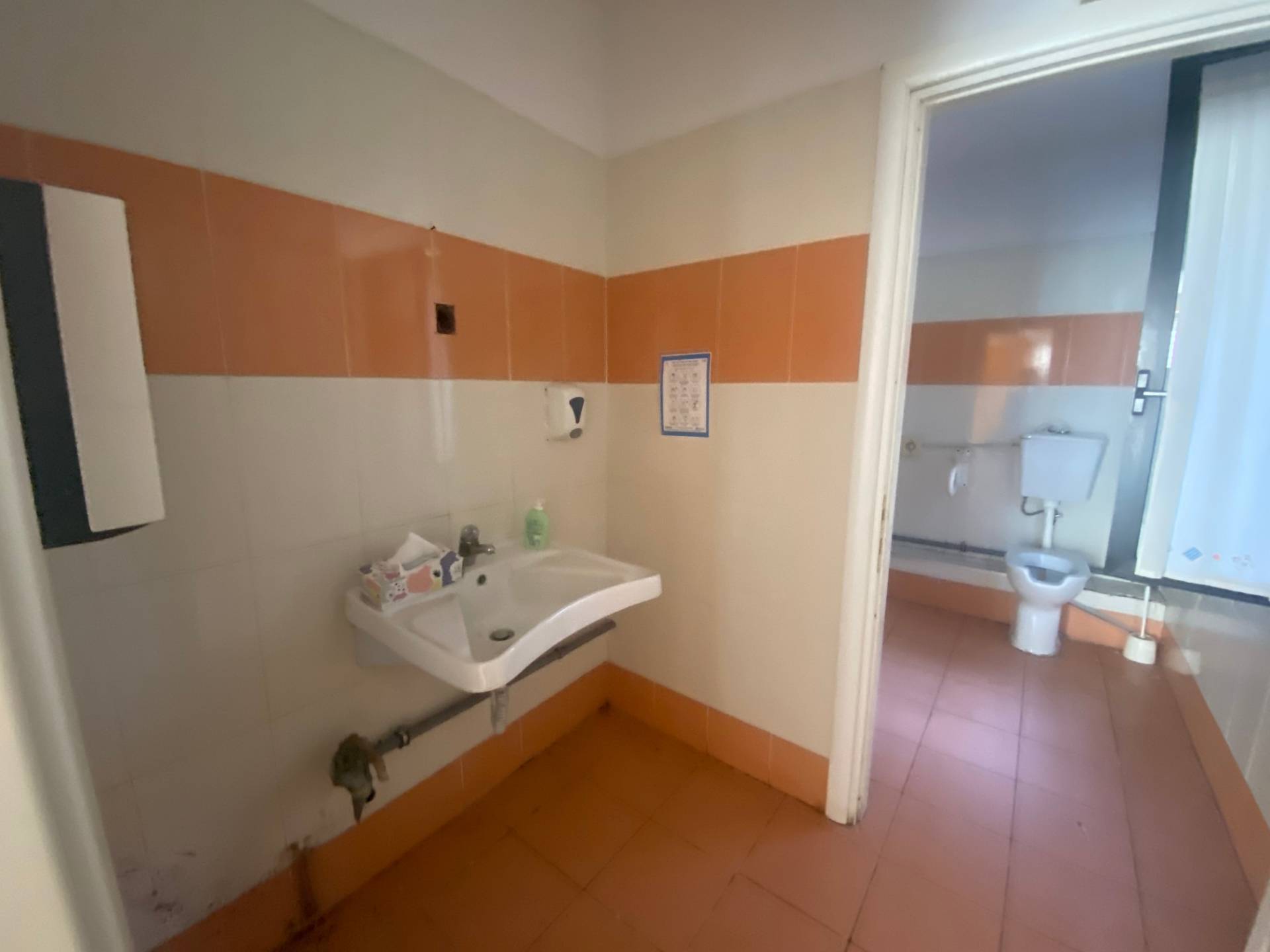 Fondo Commerciale in vendita a Vicopisano, San Giovanni alla Vena