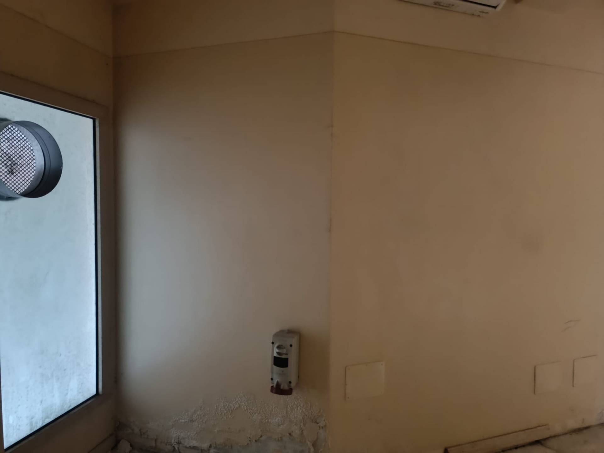 Fondo Commerciale in affitto a Palaia, Forcoli