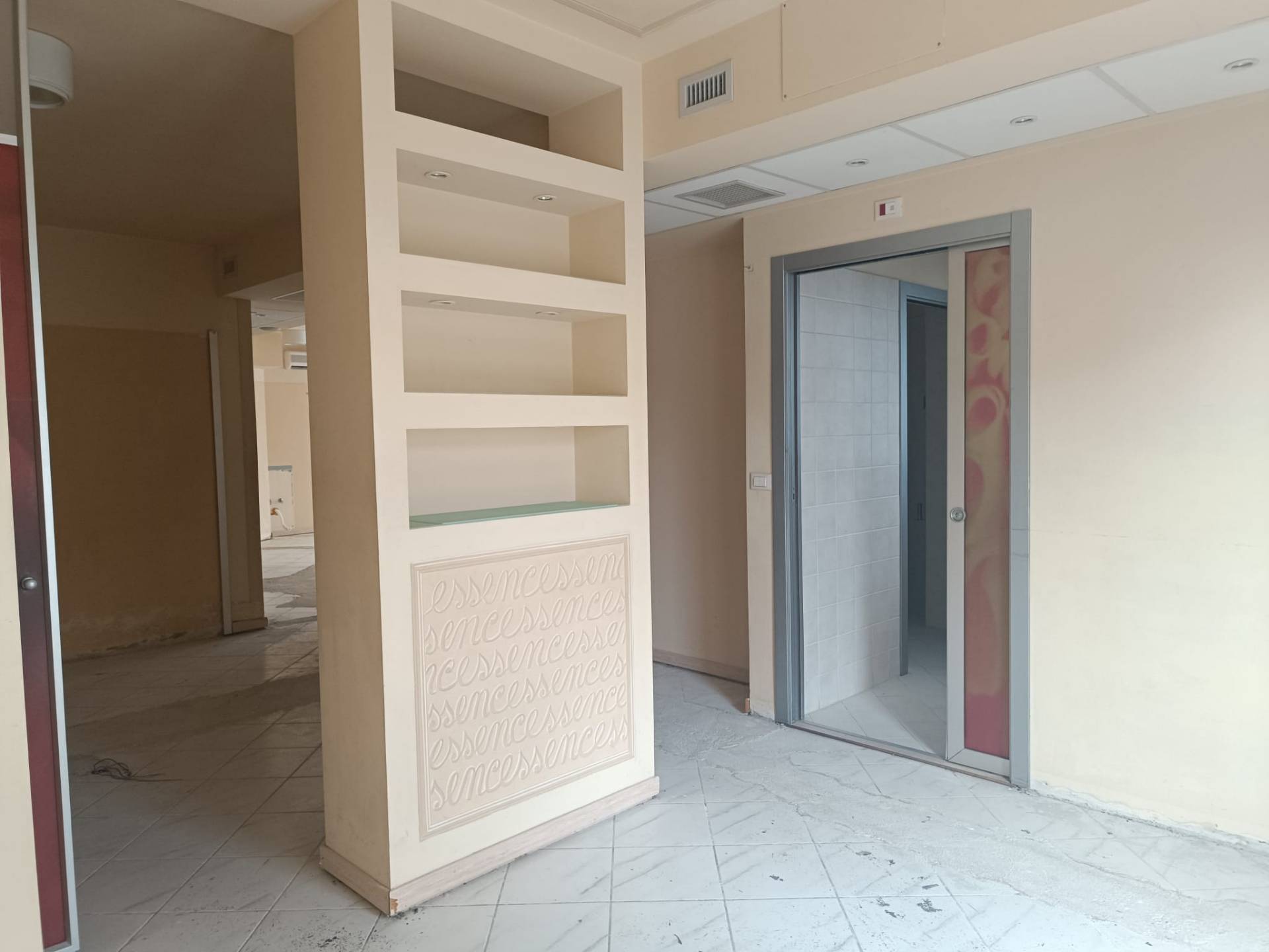 Fondo Commerciale in affitto a Palaia, Forcoli