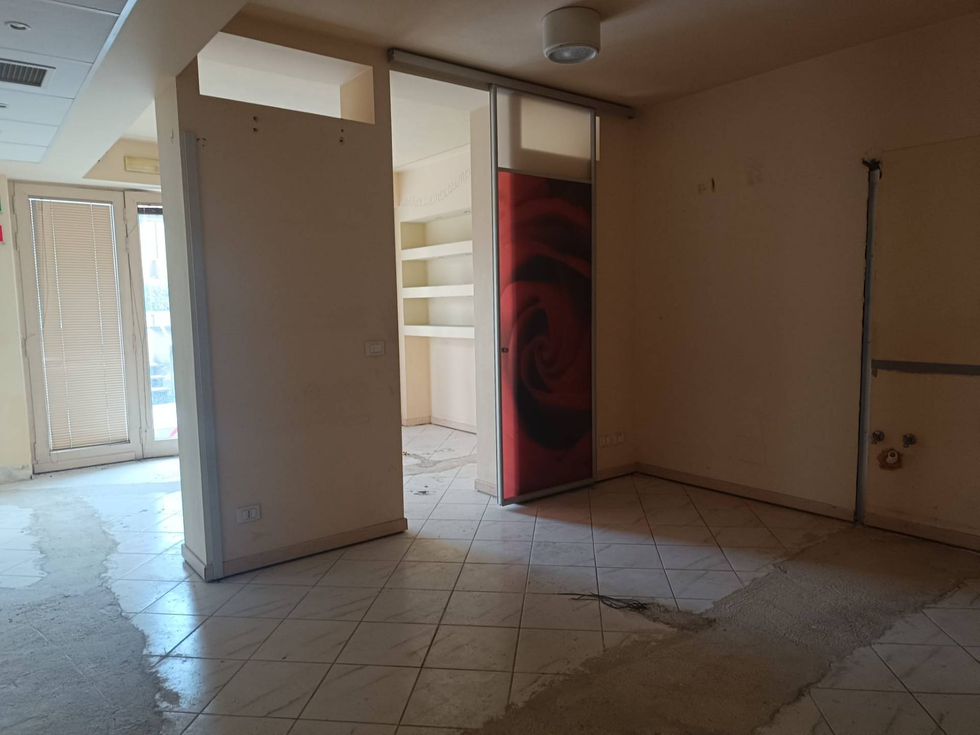 Fondo Commerciale in affitto a Palaia, Forcoli