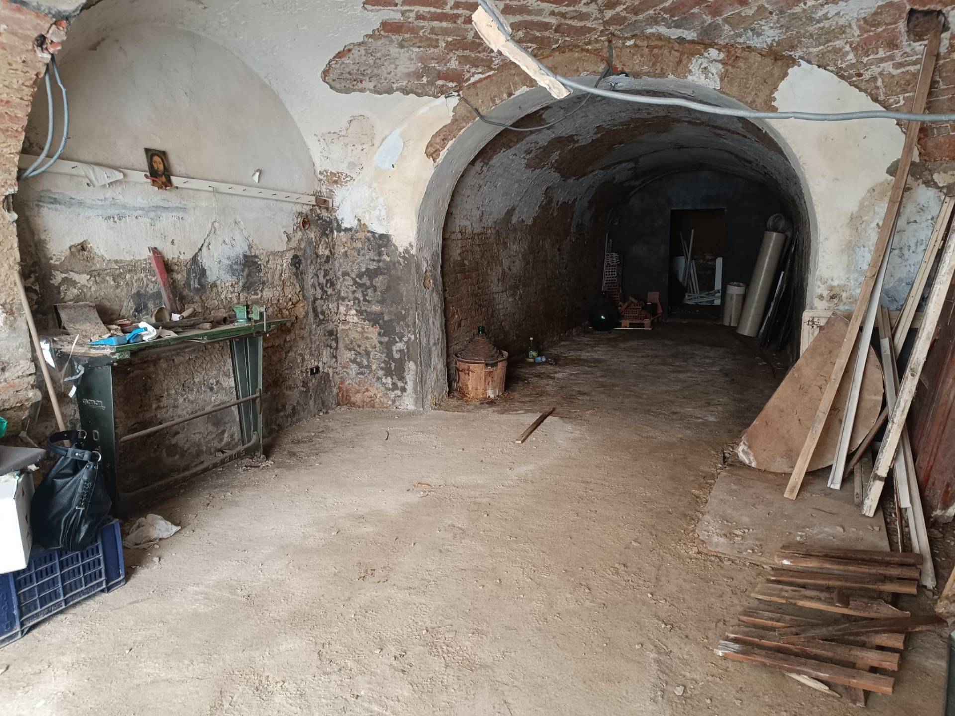 Magazzino in vendita a Peccioli, Peccioli