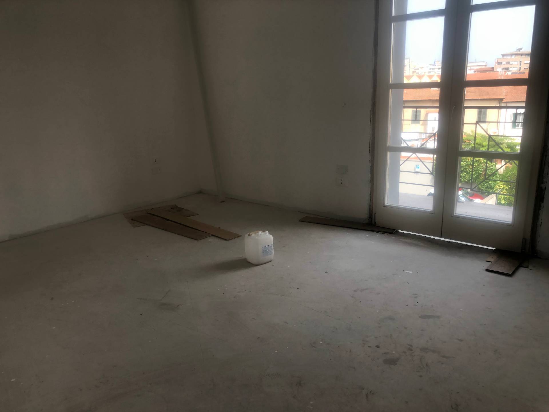 Appartamento in vendita a Pontedera, nessuno