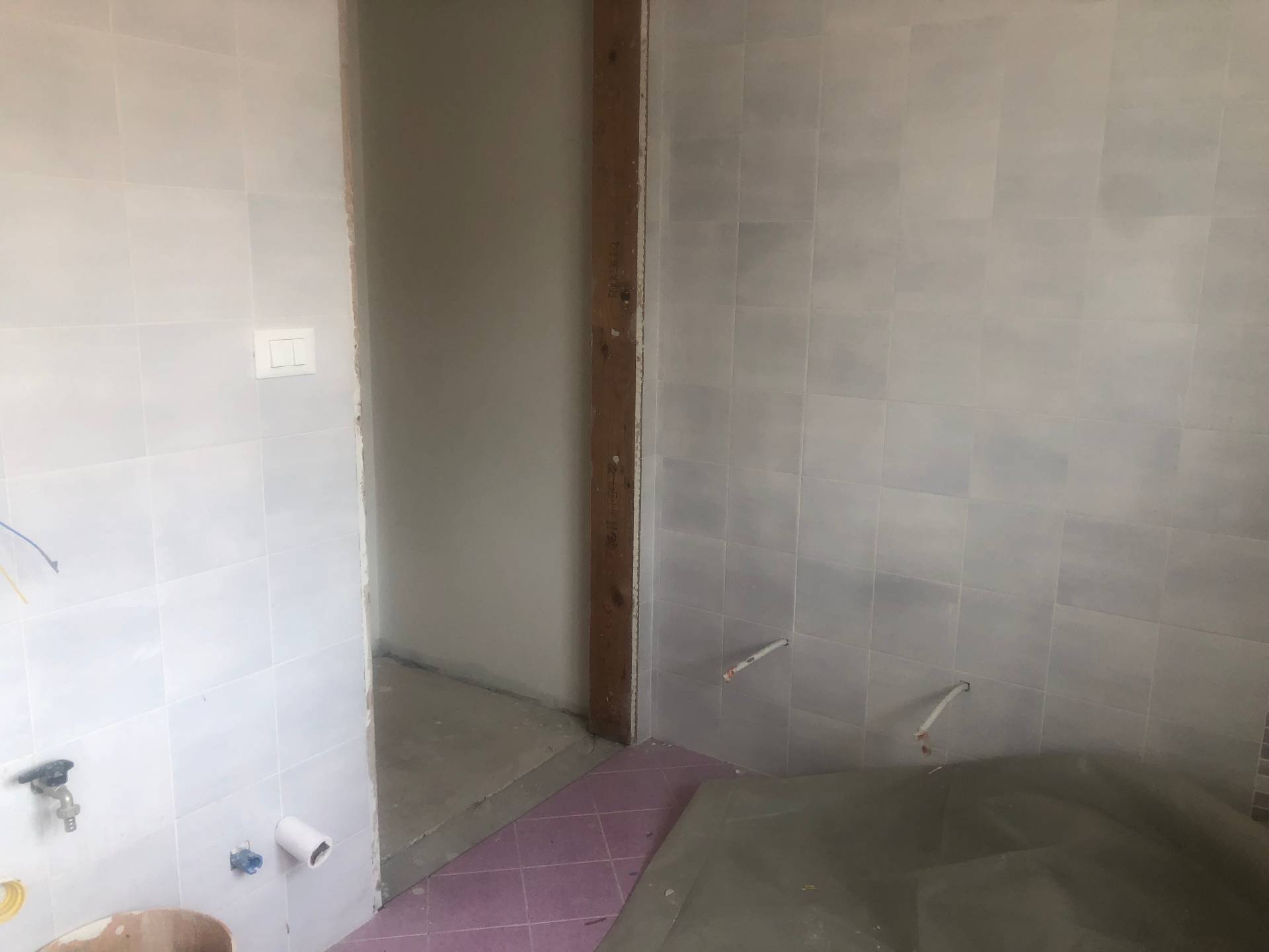 Appartamento in vendita a Pontedera, nessuno