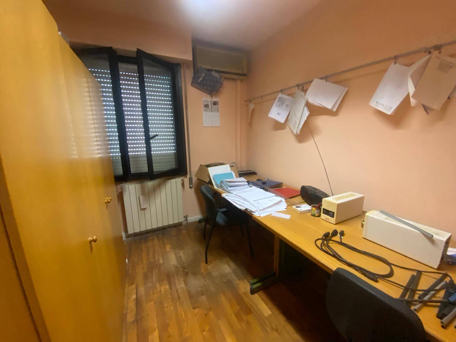 Ufficio in vendita a Pontedera, Oltrera