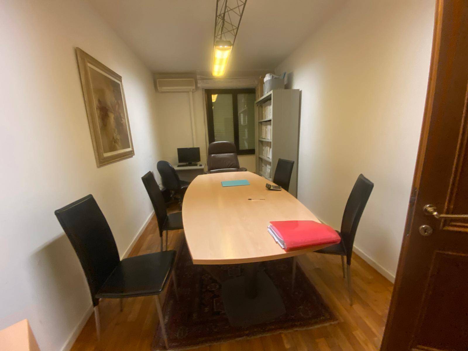 Ufficio in vendita a Pontedera, Oltrera