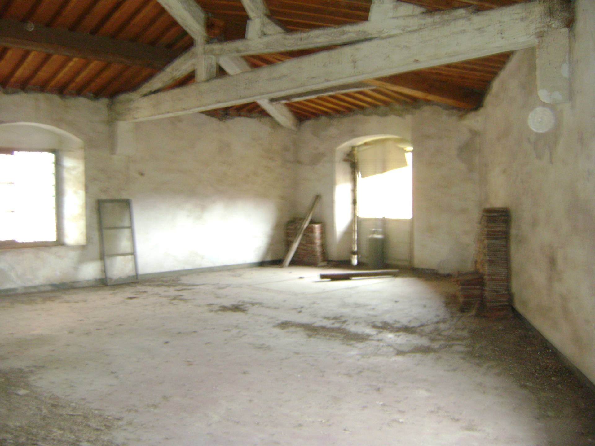 Fondo Commerciale in affitto a Livorno, Venezia - Pontino